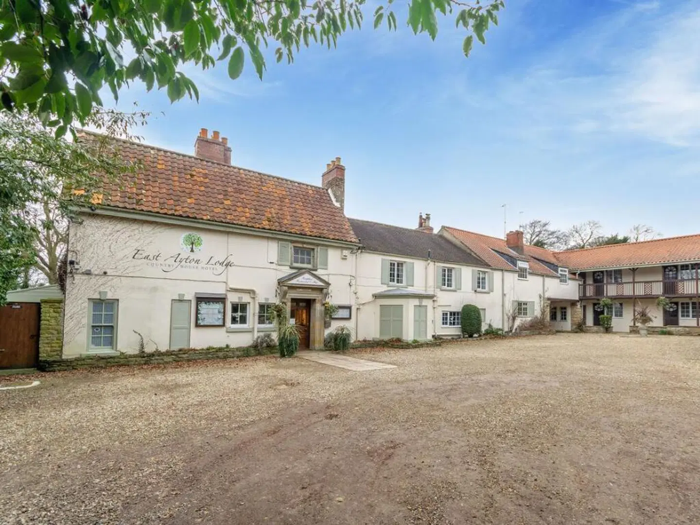 East Ayton Lodge Hotel EXTERIOR