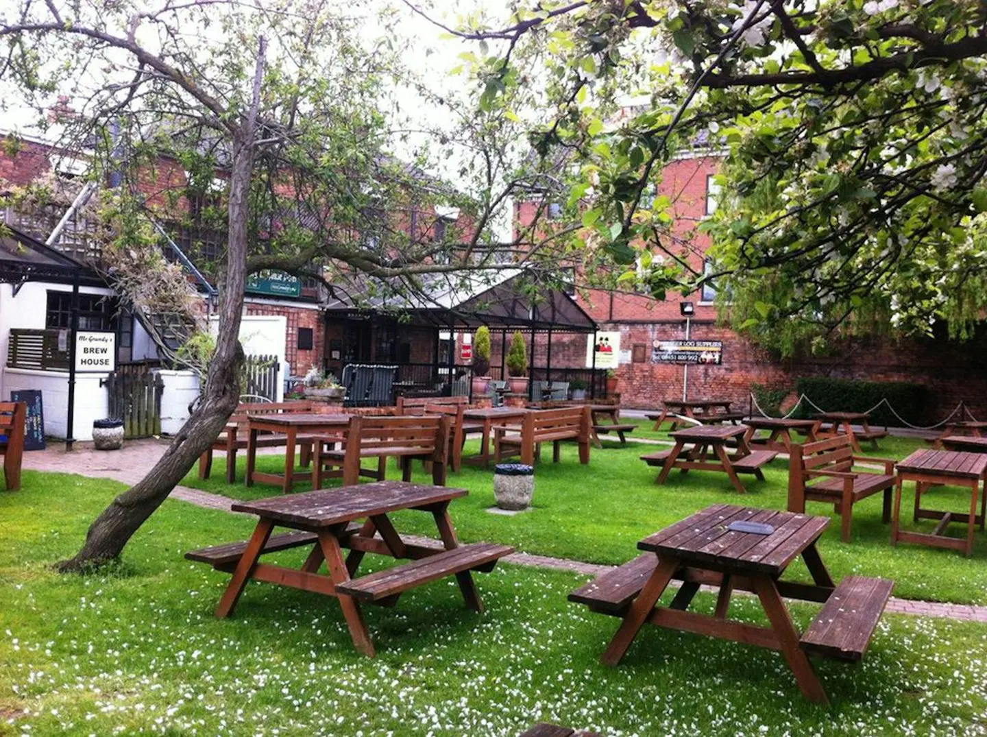 Georgian House Hotel Garten