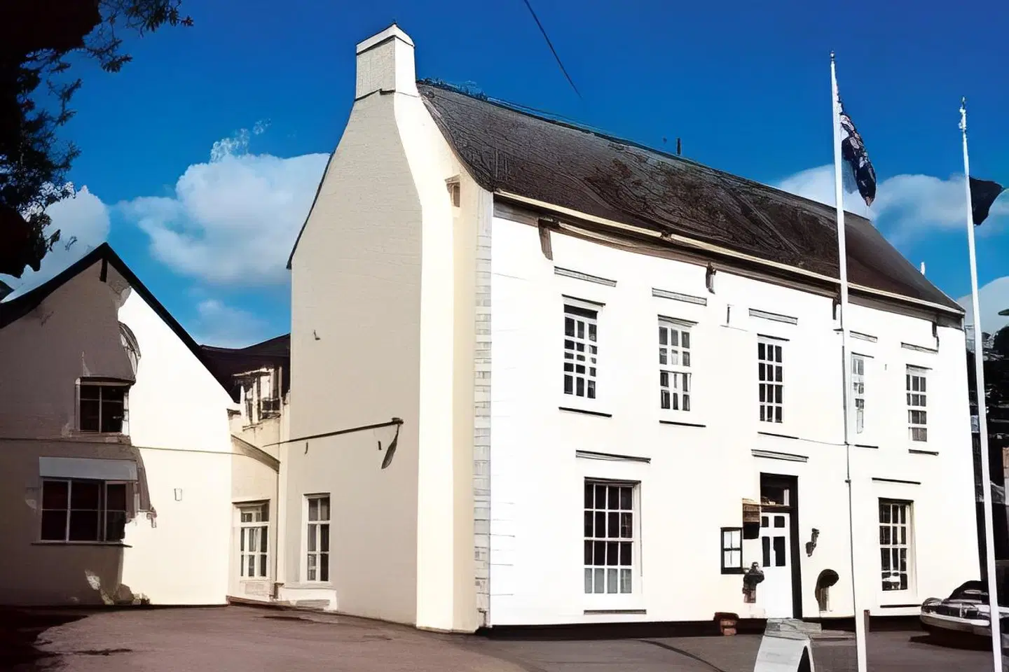 Bridge House EXTERIOR