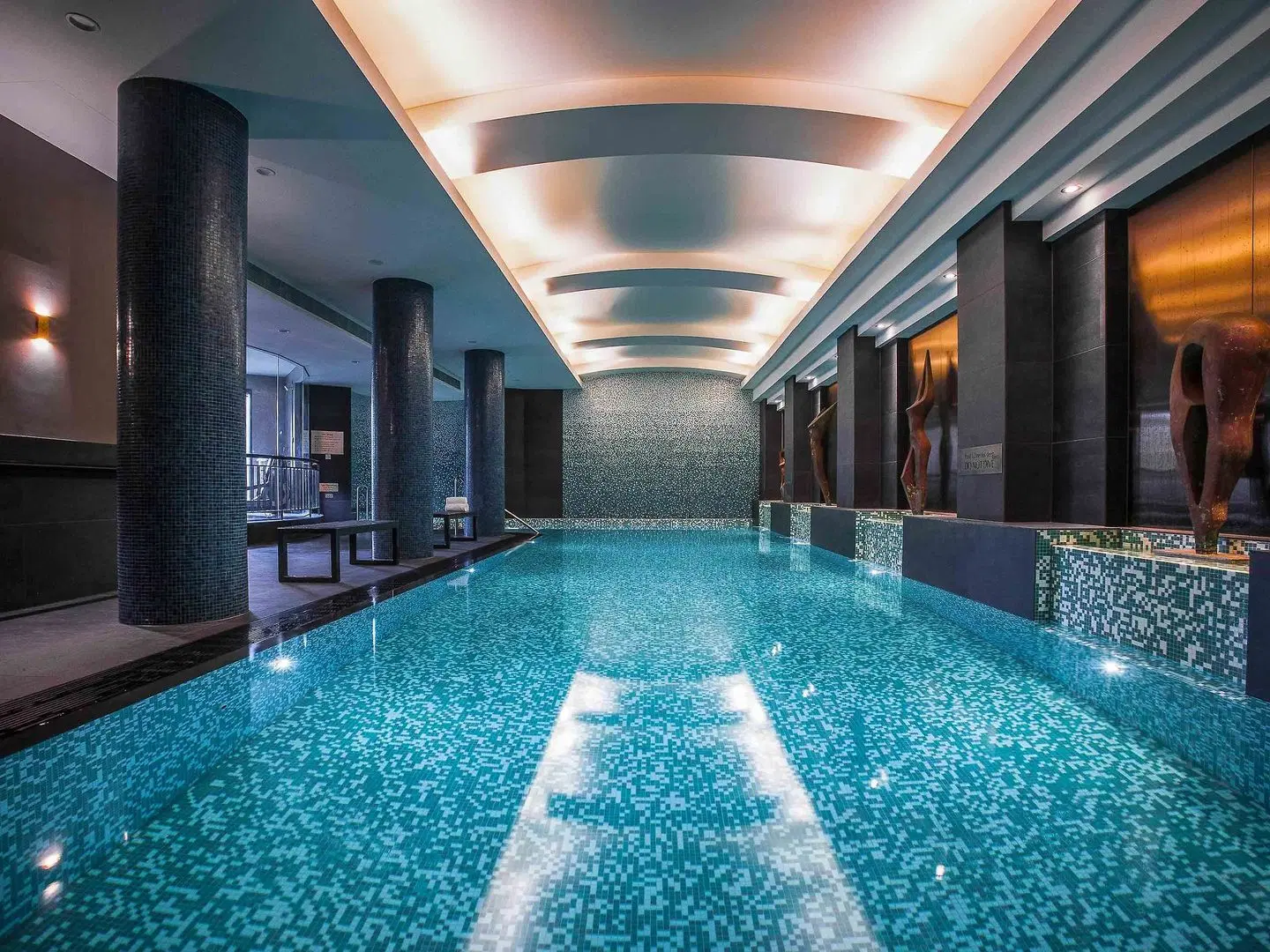 Quay West Suites Melbourne Hallenbad