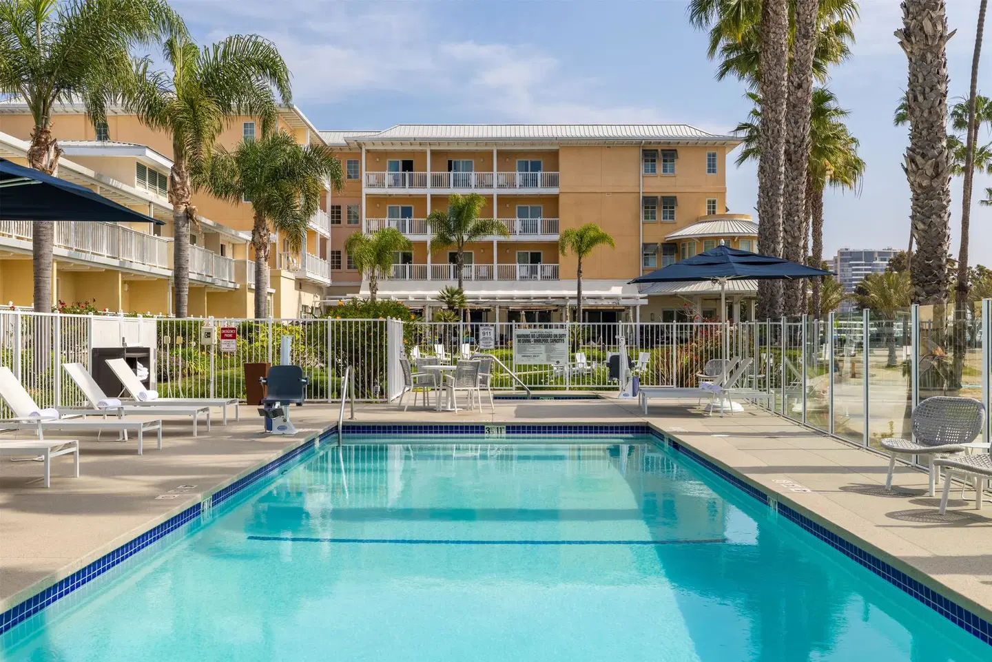 Jamaica Bay Inn Marina Del Rey, Tapestry Collection by Hilton OUTDOOR_POOL