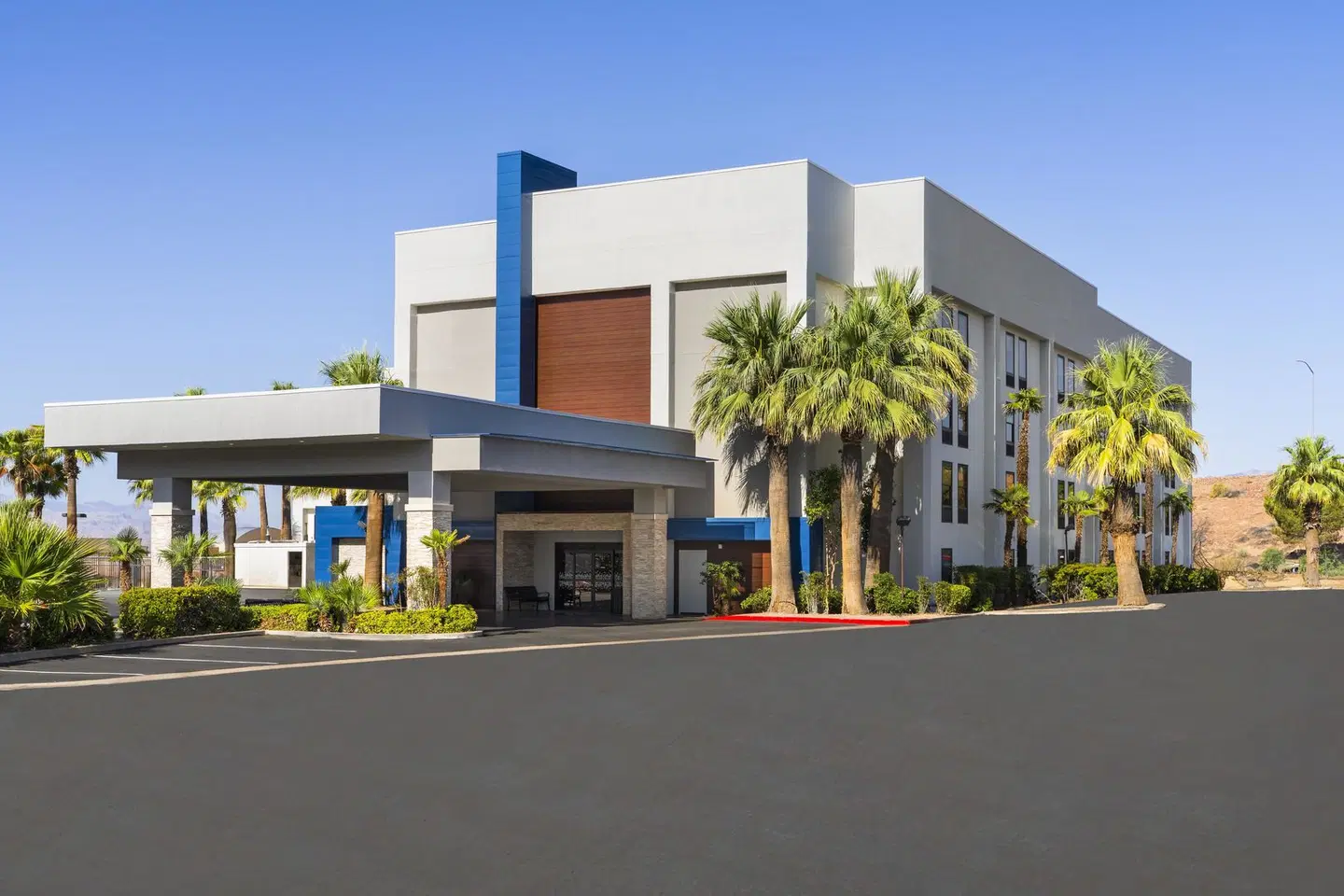 Hampton Inn St. George EXTERIOR
