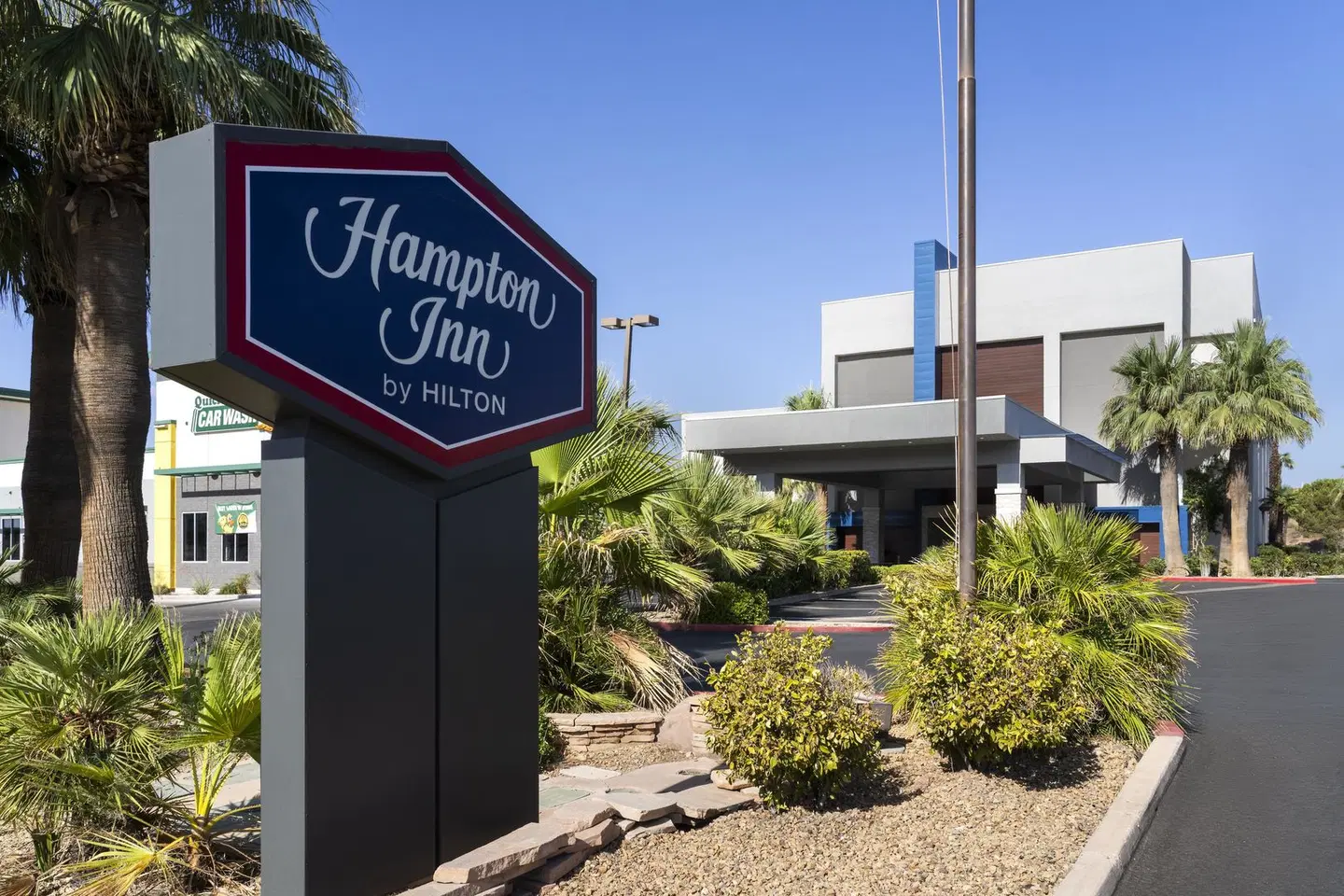 Hampton Inn St. George EXTERIOR