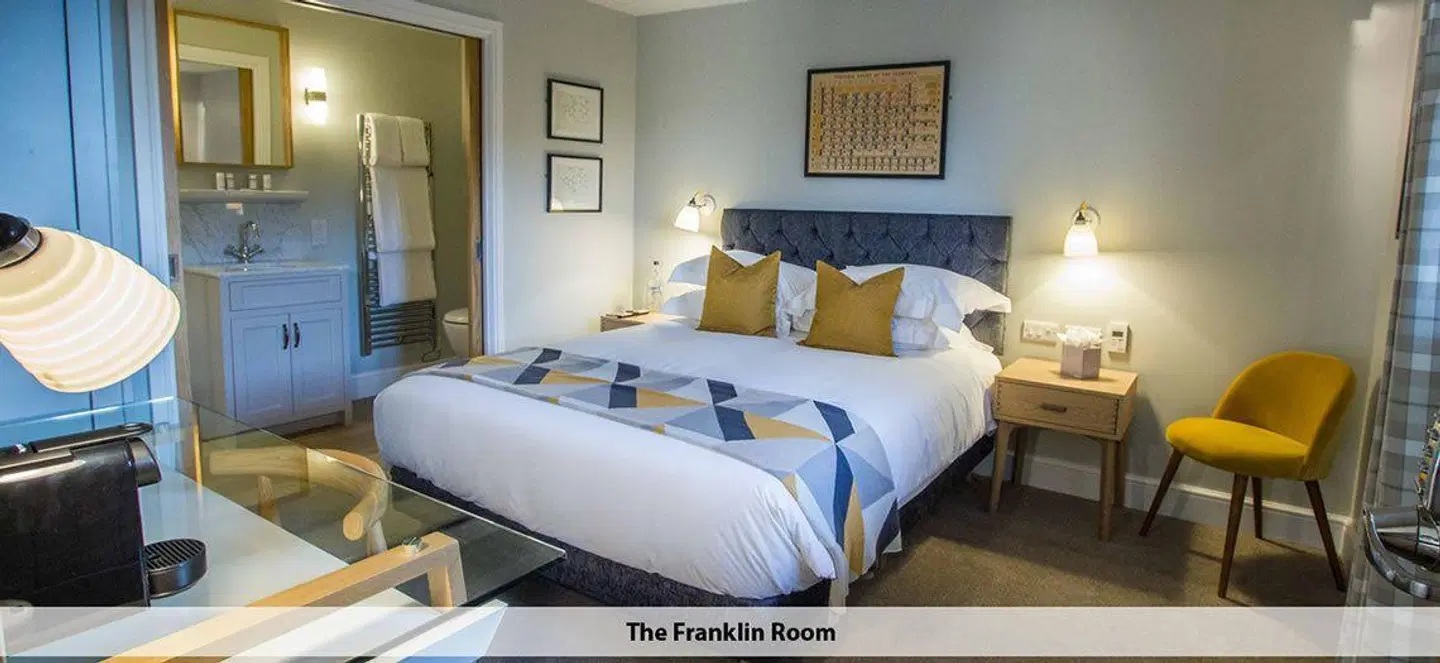 Crown & Punchbowl ROOM_EXAMPLE
