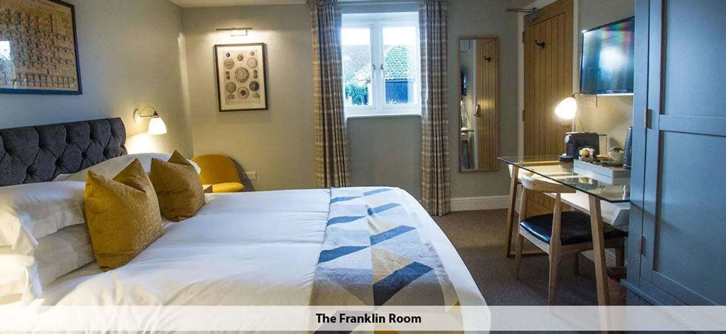 Crown & Punchbowl ROOM_EXAMPLE