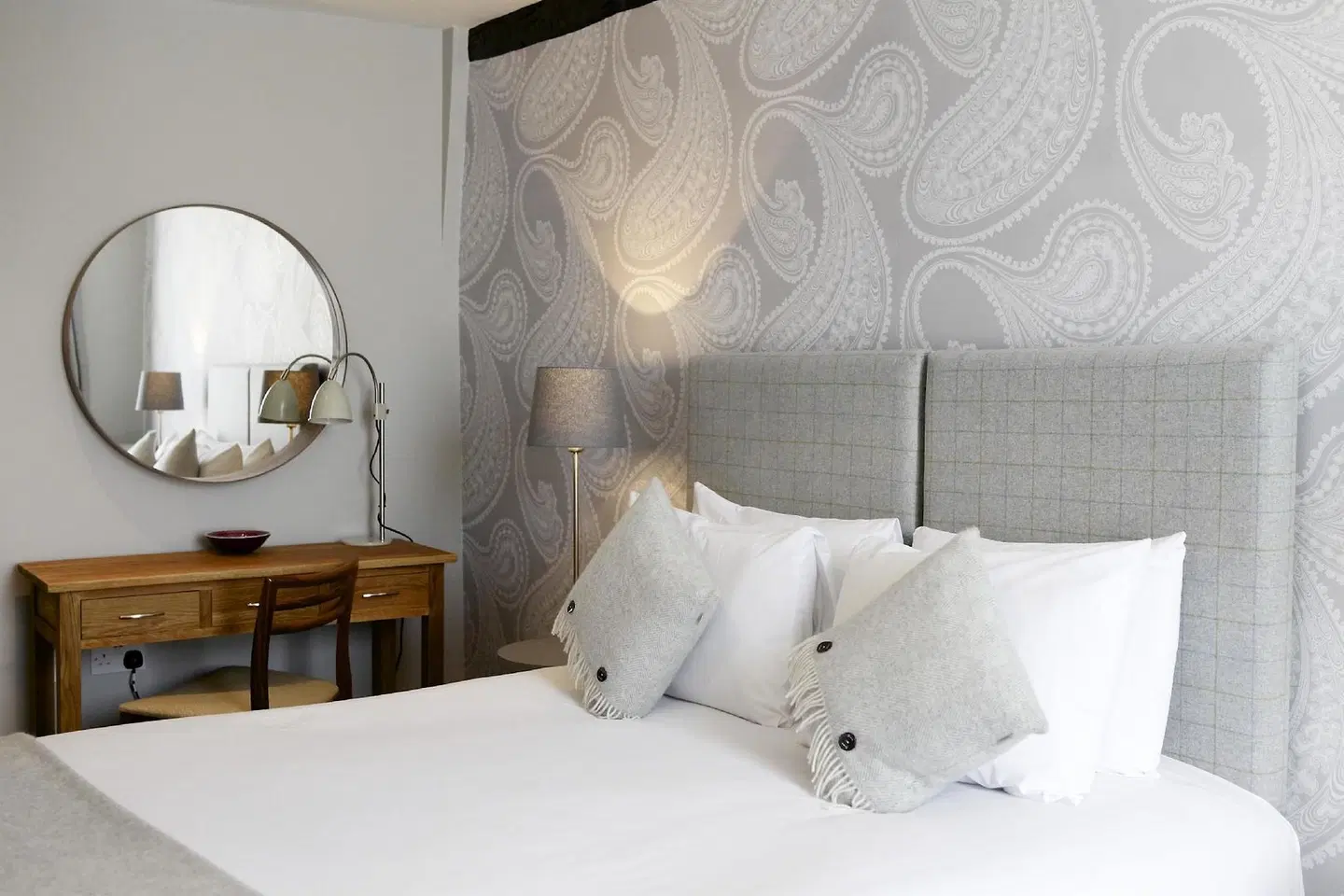 The Rose and Crown ROOM_EXAMPLE