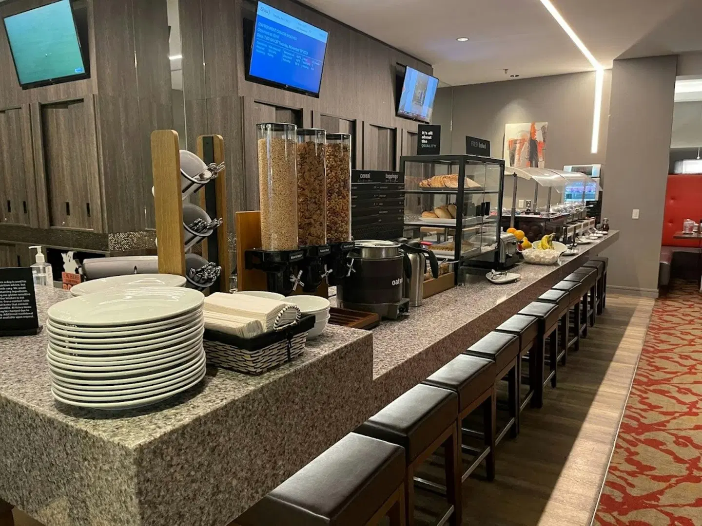 Holiday Inn Winnipeg South by IHG Bar