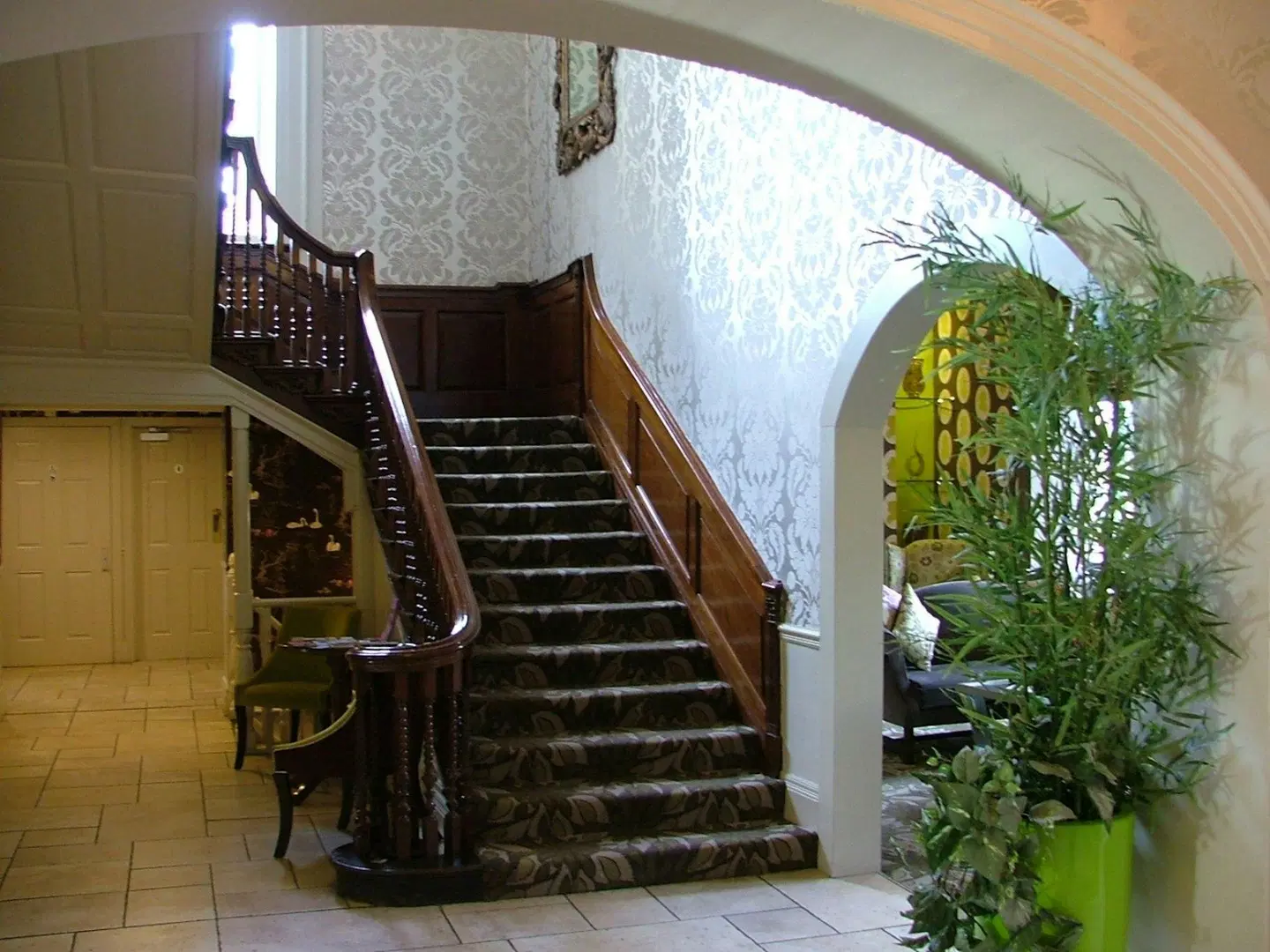 The Riverside House Hotel EXTERIOR