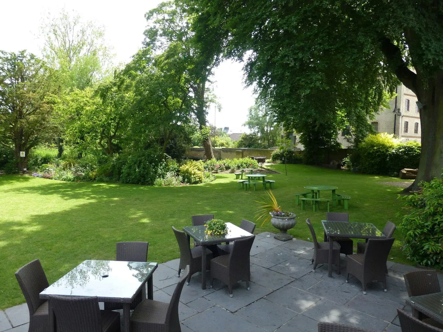 The Riverside House Hotel Terrasse