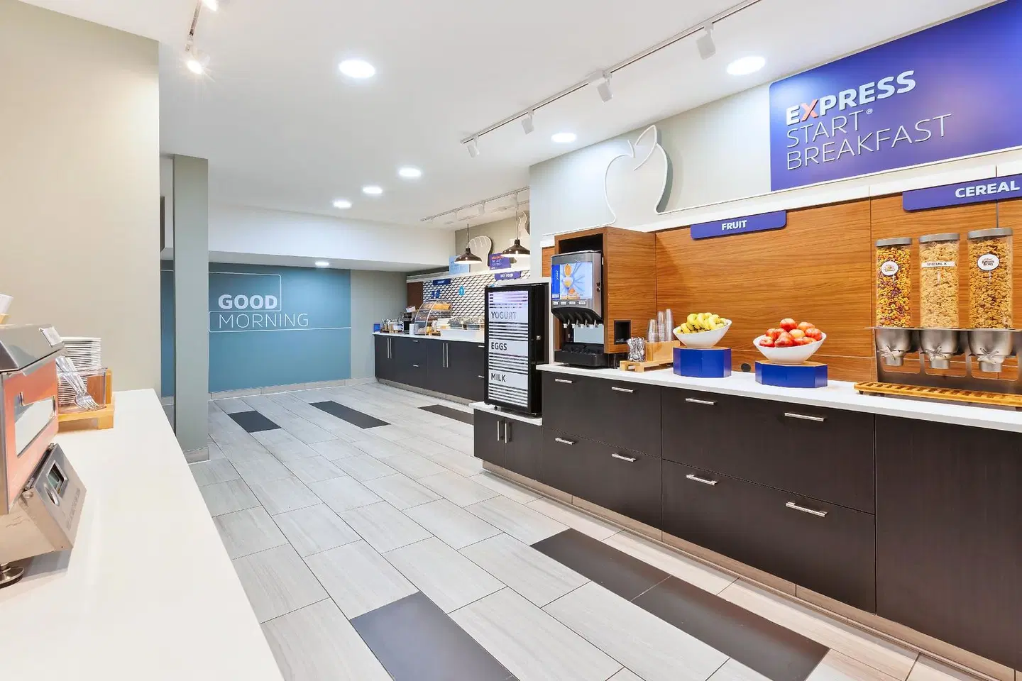 Holiday Inn Express Winnipeg Airport - Polo Park by IHG LOUNGE_LOBBY