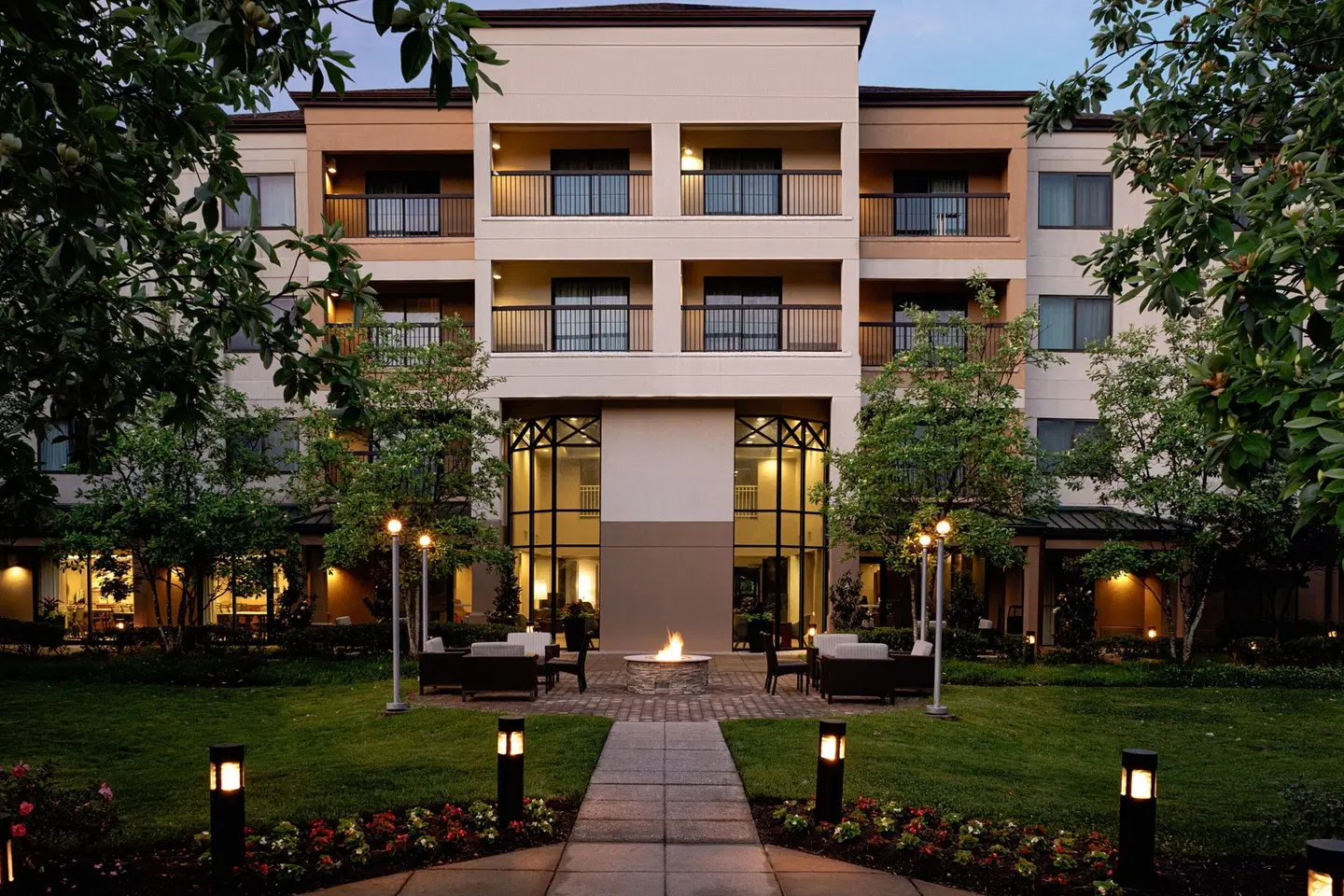 Courtyard by Marriott Springfield EXTERIOR