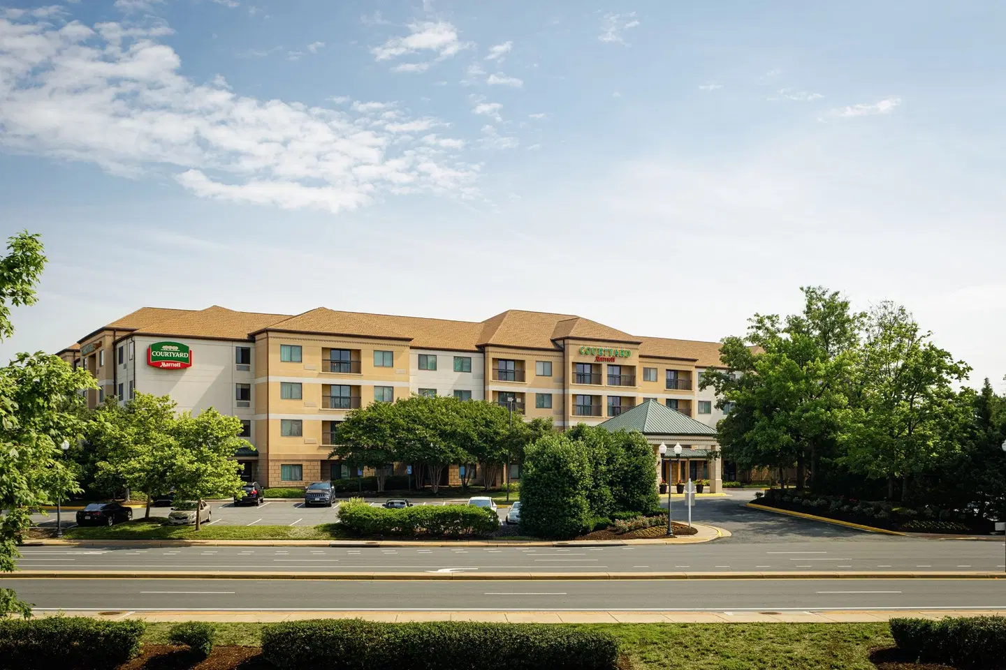 Courtyard by Marriott Springfield EXTERIOR