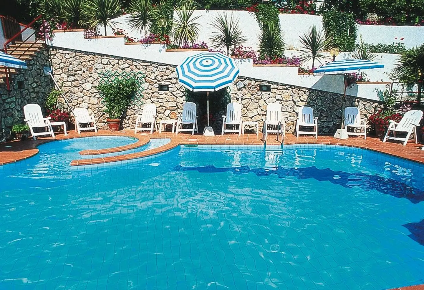 Barsalini OUTDOOR_POOL