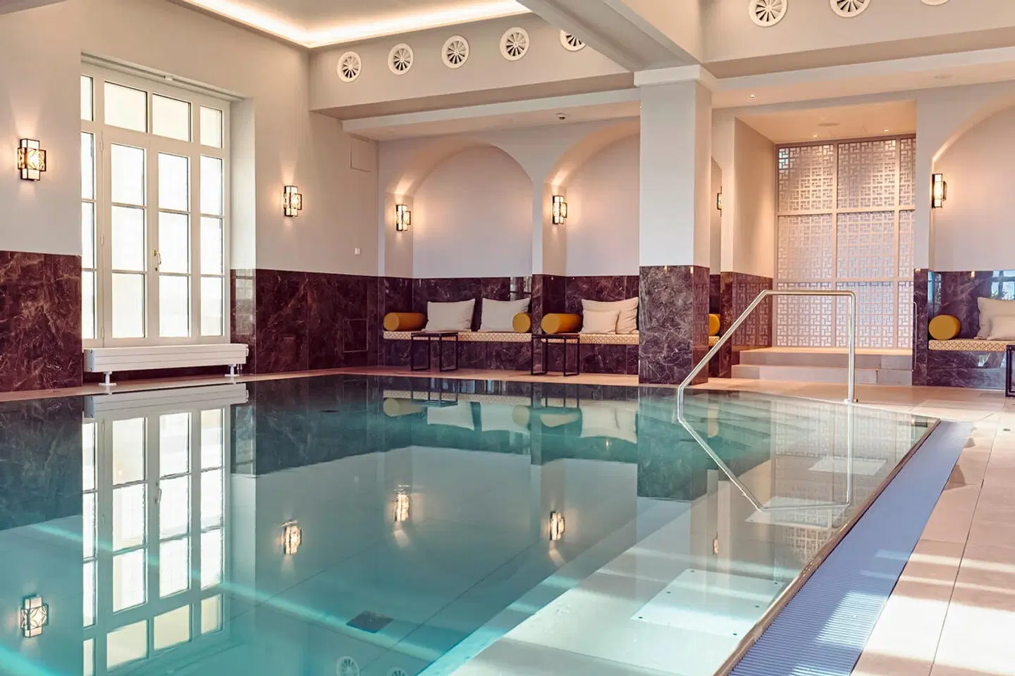 Steigenberger Icon Grandhotel & Spa Petersberg Hallenbad