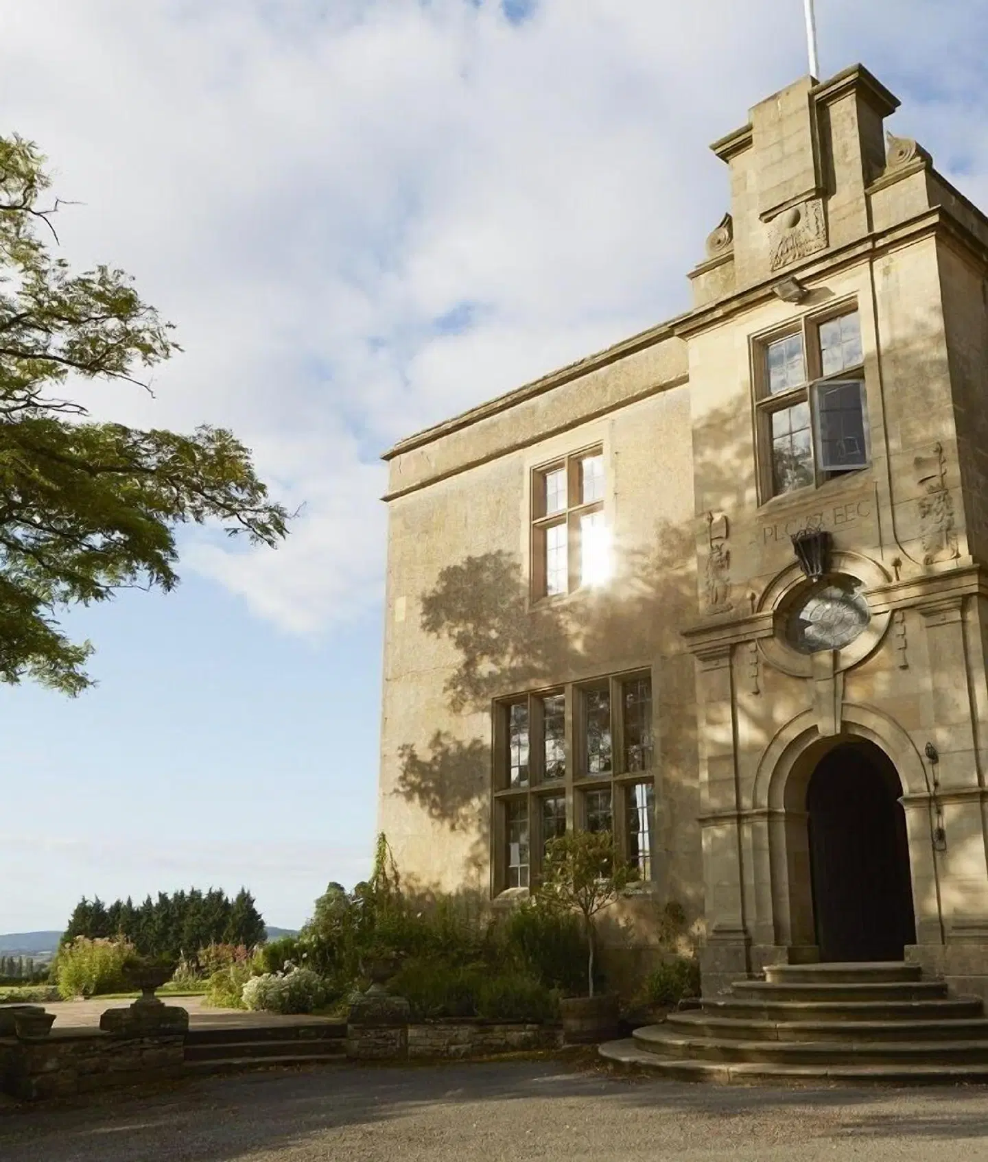 Burton Court EXTERIOR