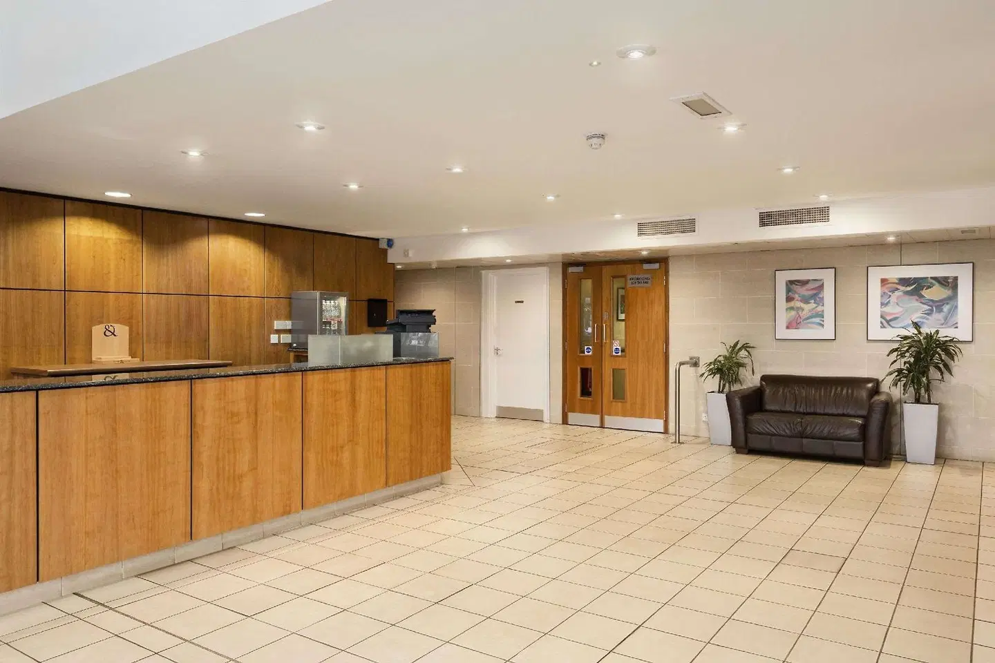 Days Inn by Wyndham Peterborough LOUNGE_LOBBY