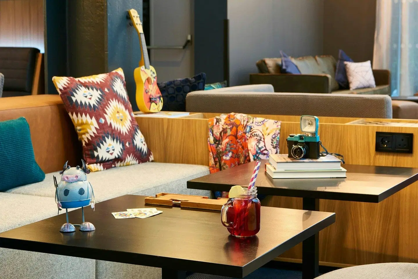 Moxy Chester LOUNGE_LOBBY