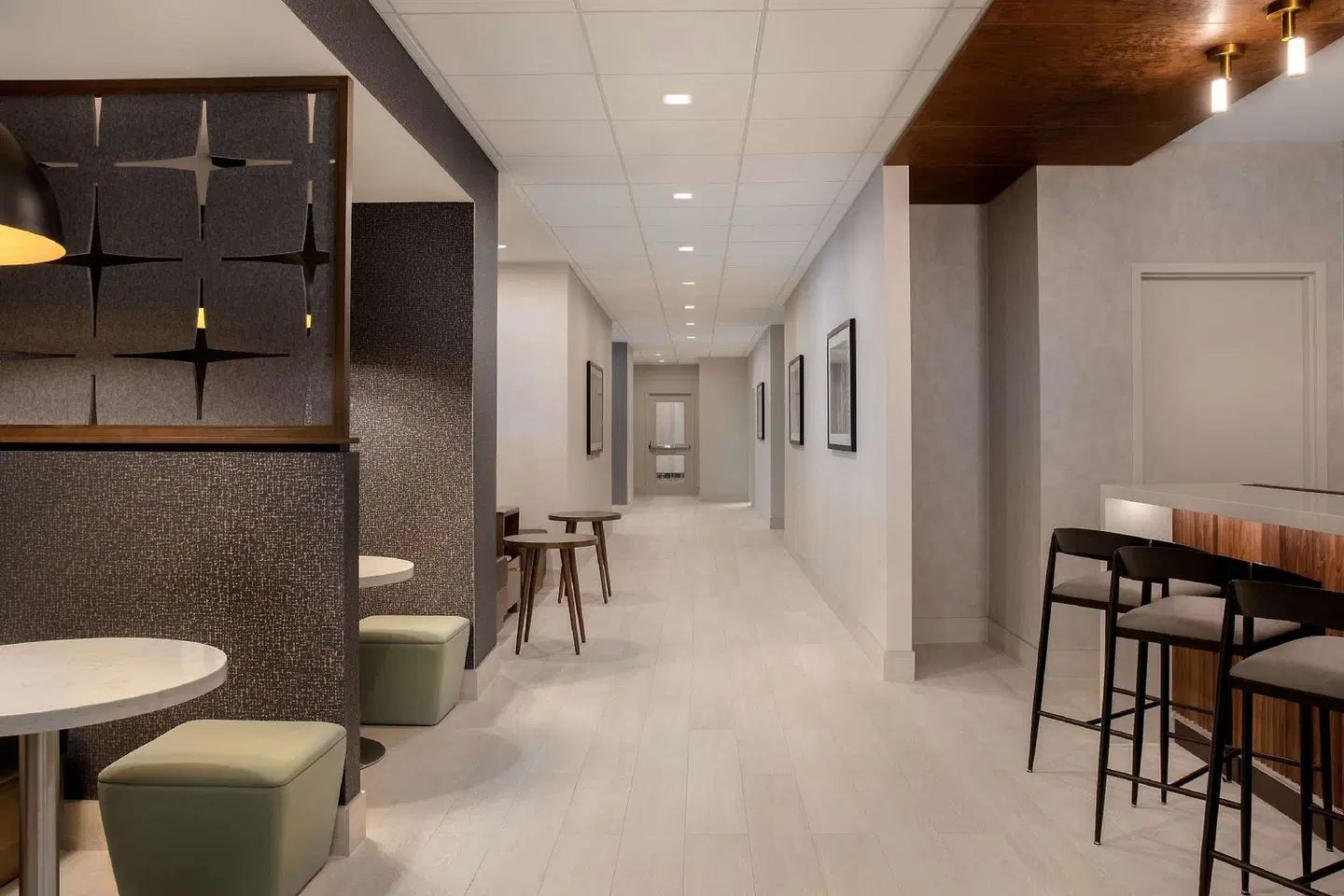 Hampton Inn by Hilton Winnipeg Downtown LOUNGE_LOBBY