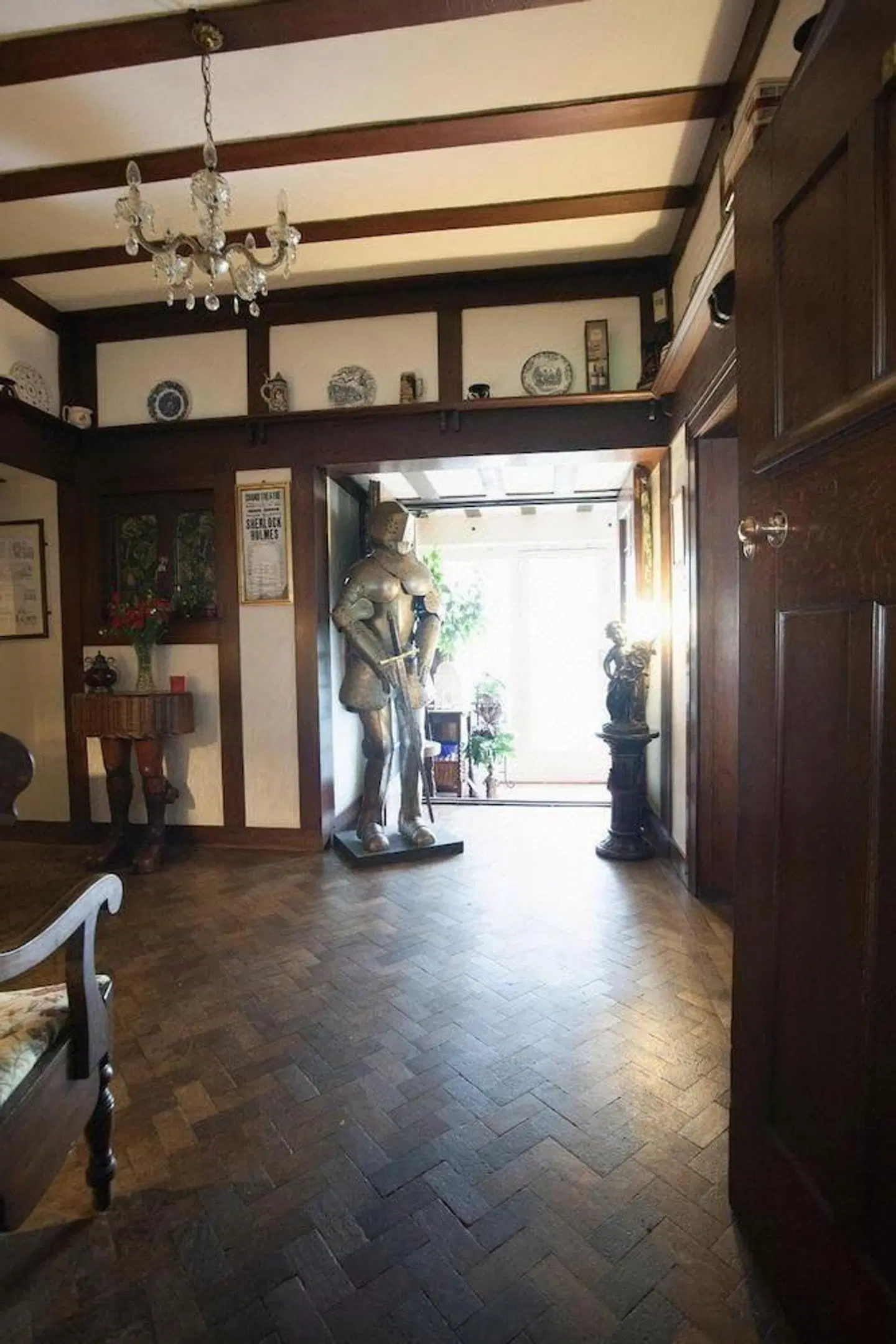 Barons Court Hotel EXTERIOR