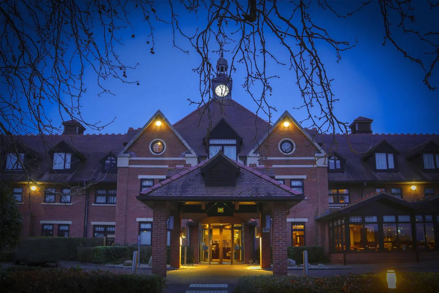 DoubleTree by Hilton Stratford-upon-Avon EXTERIOR