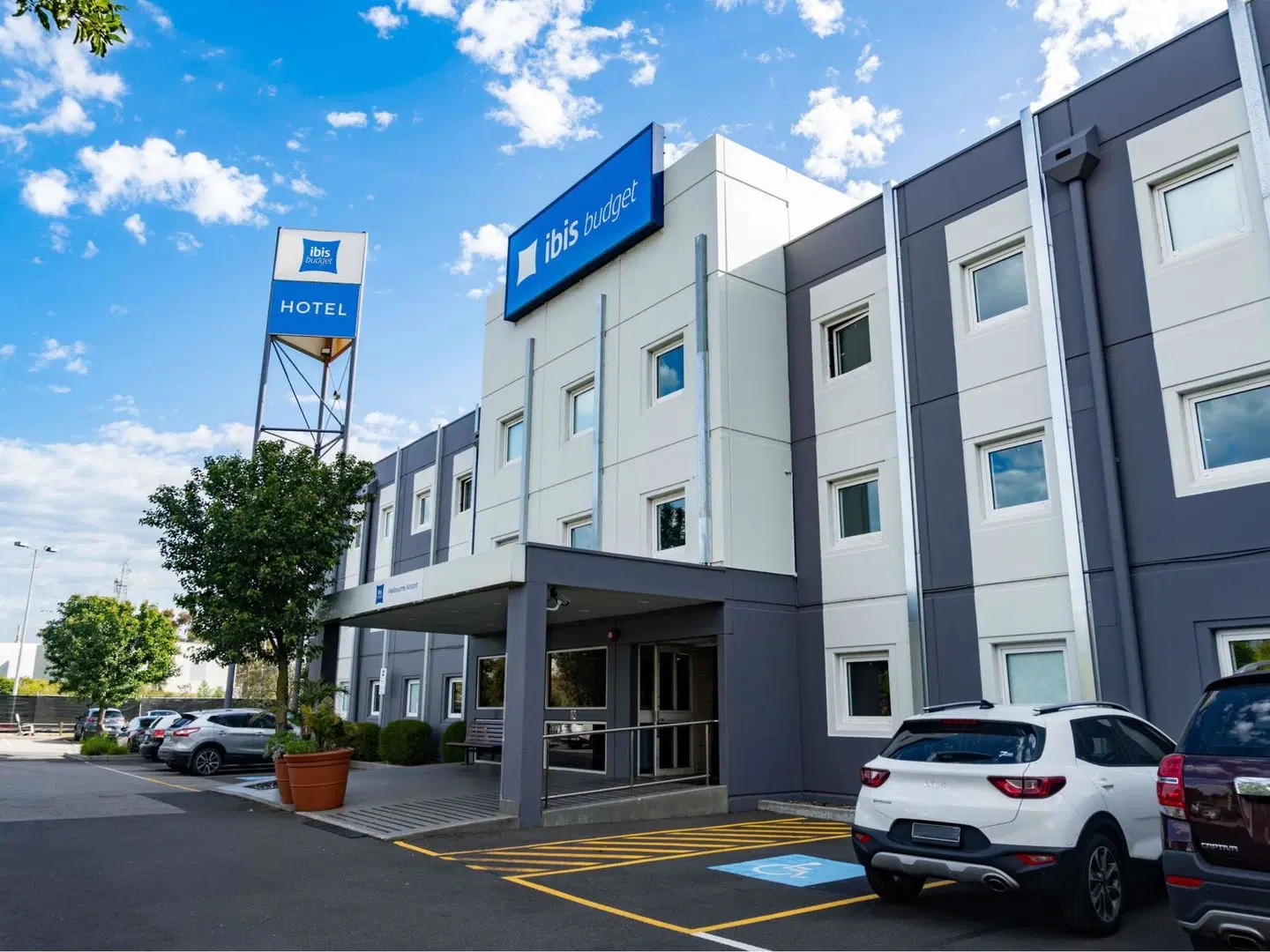 ibis budget Melbourne Airport EXTERIOR