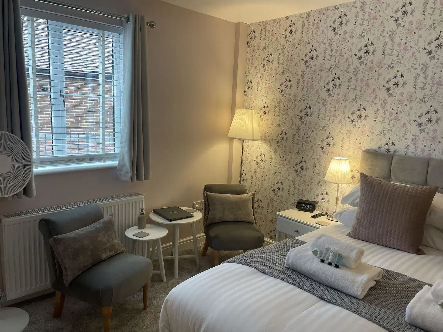 Bridgeside Rooms ROOM_EXAMPLE