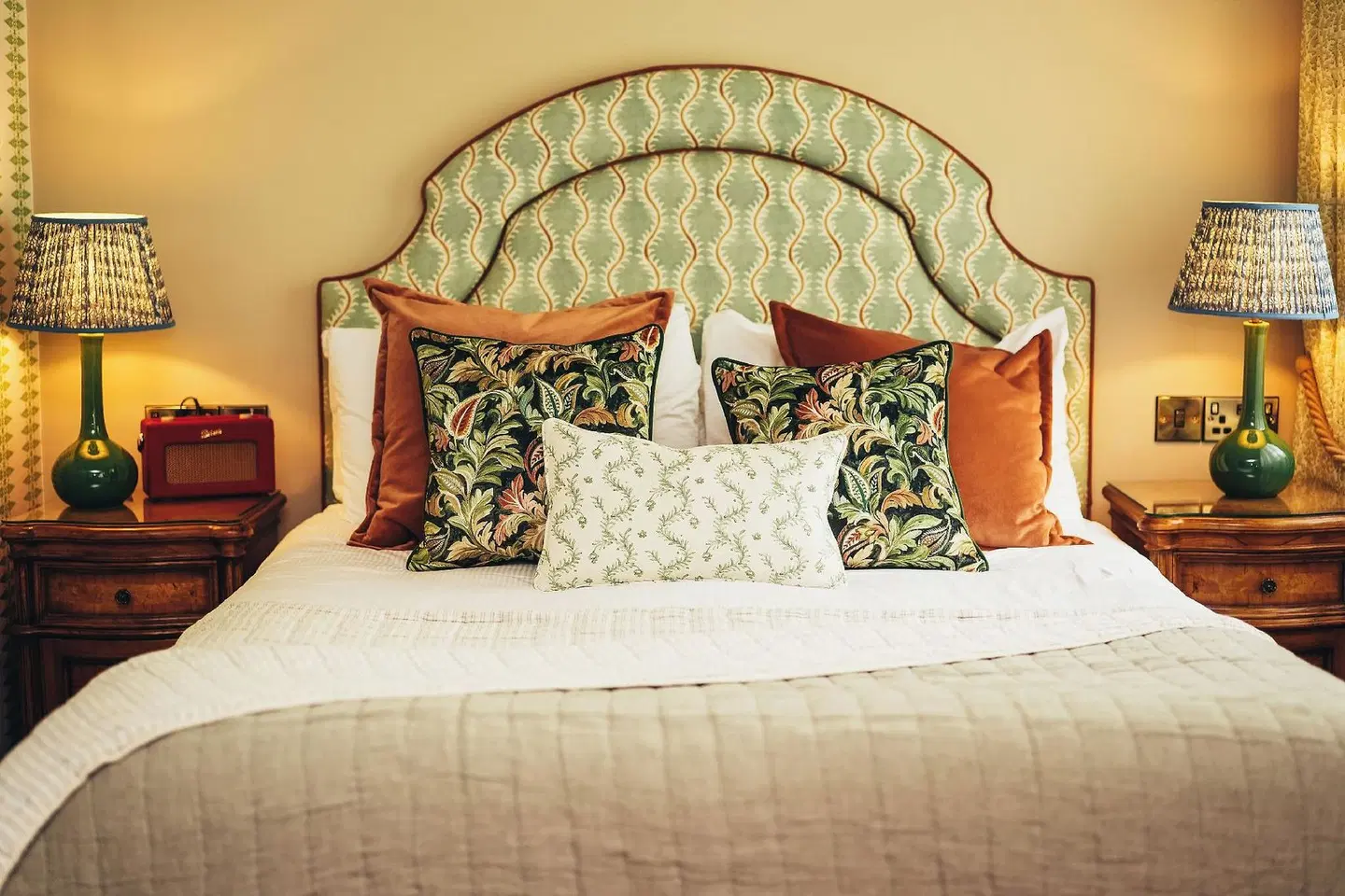 George ROOM_EXAMPLE