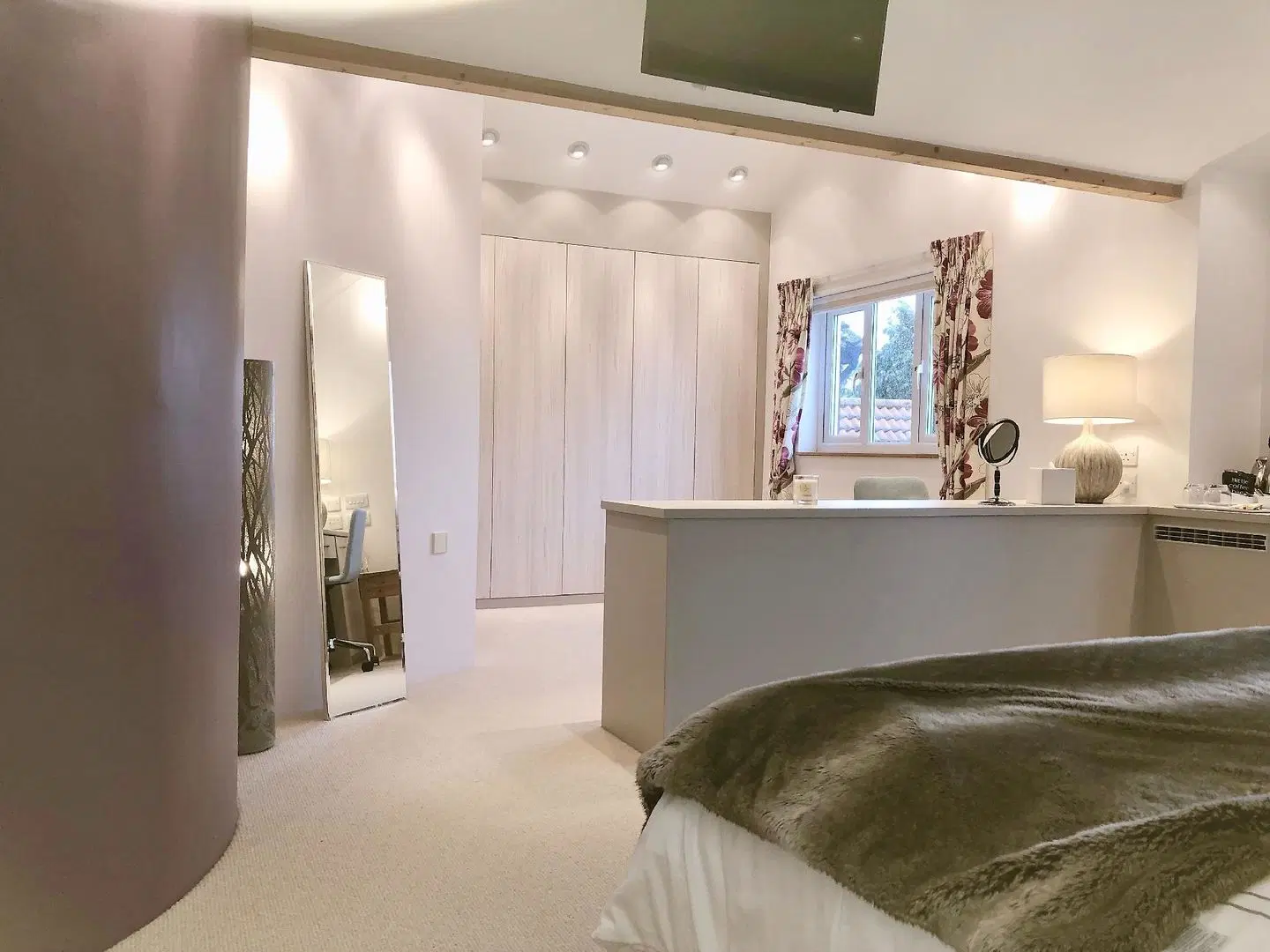 Laurels ROOM_EXAMPLE