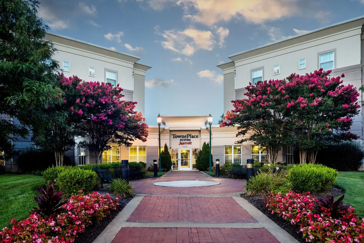 TownePlace Suites by Marriott Springfield EXTERIOR