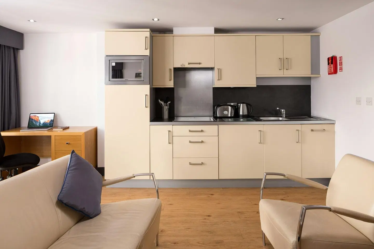 Roomzzz - Leeds City West ROOM_EXAMPLE