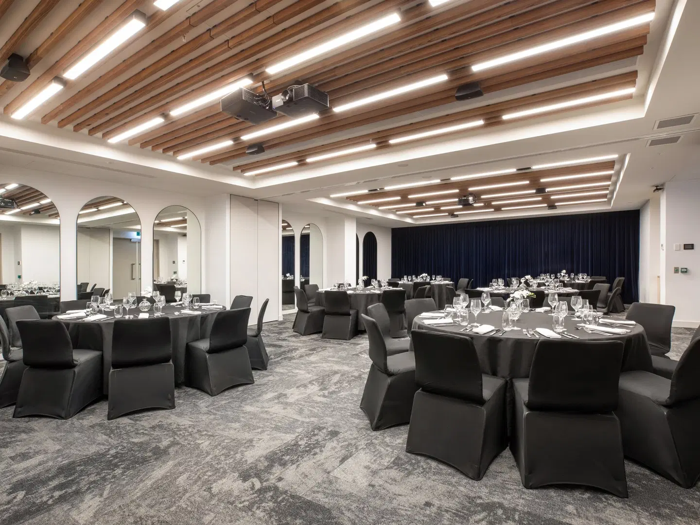 Holiday Inn Dandenong by IHG Restaurant