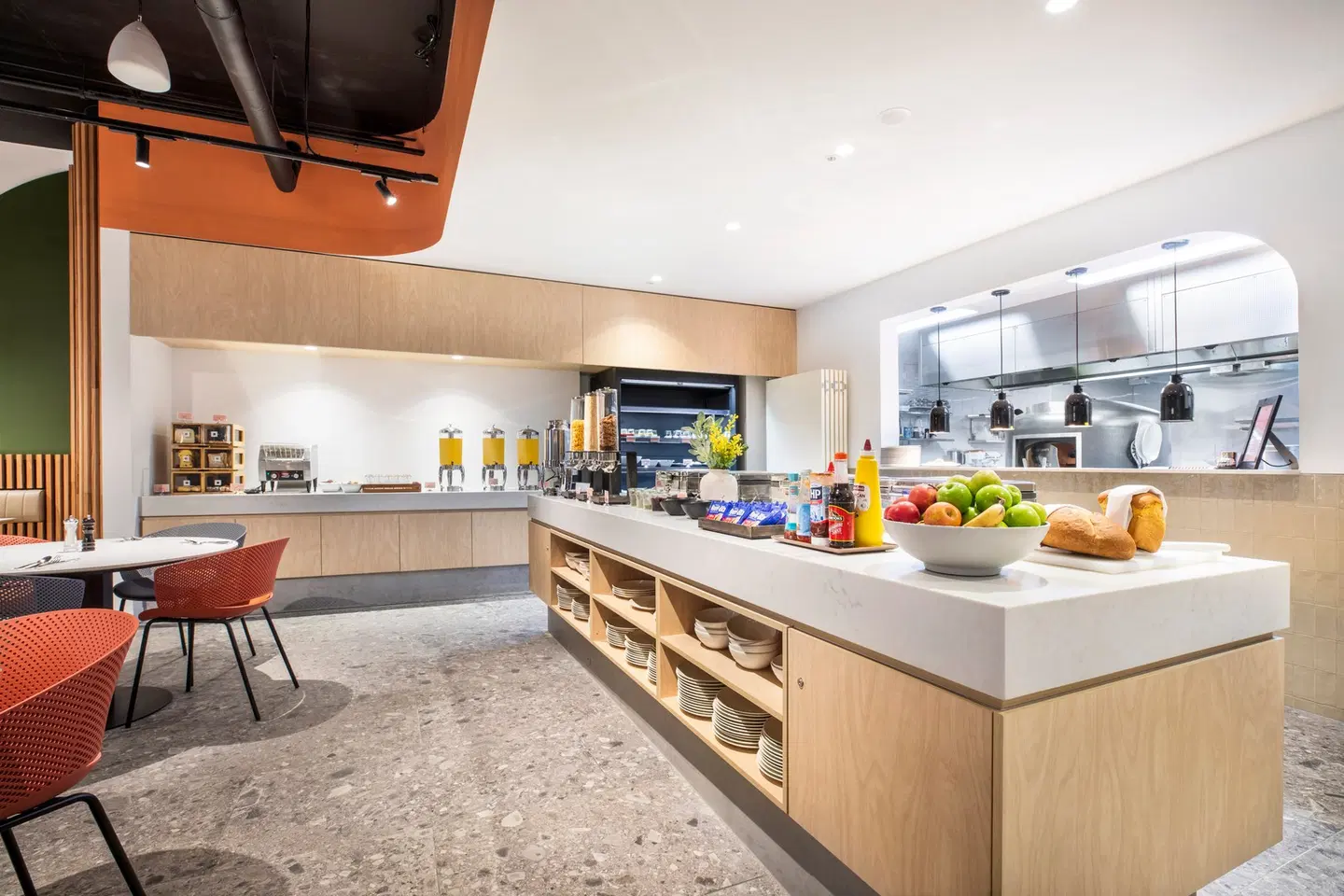 Holiday Inn Dandenong by IHG Bar