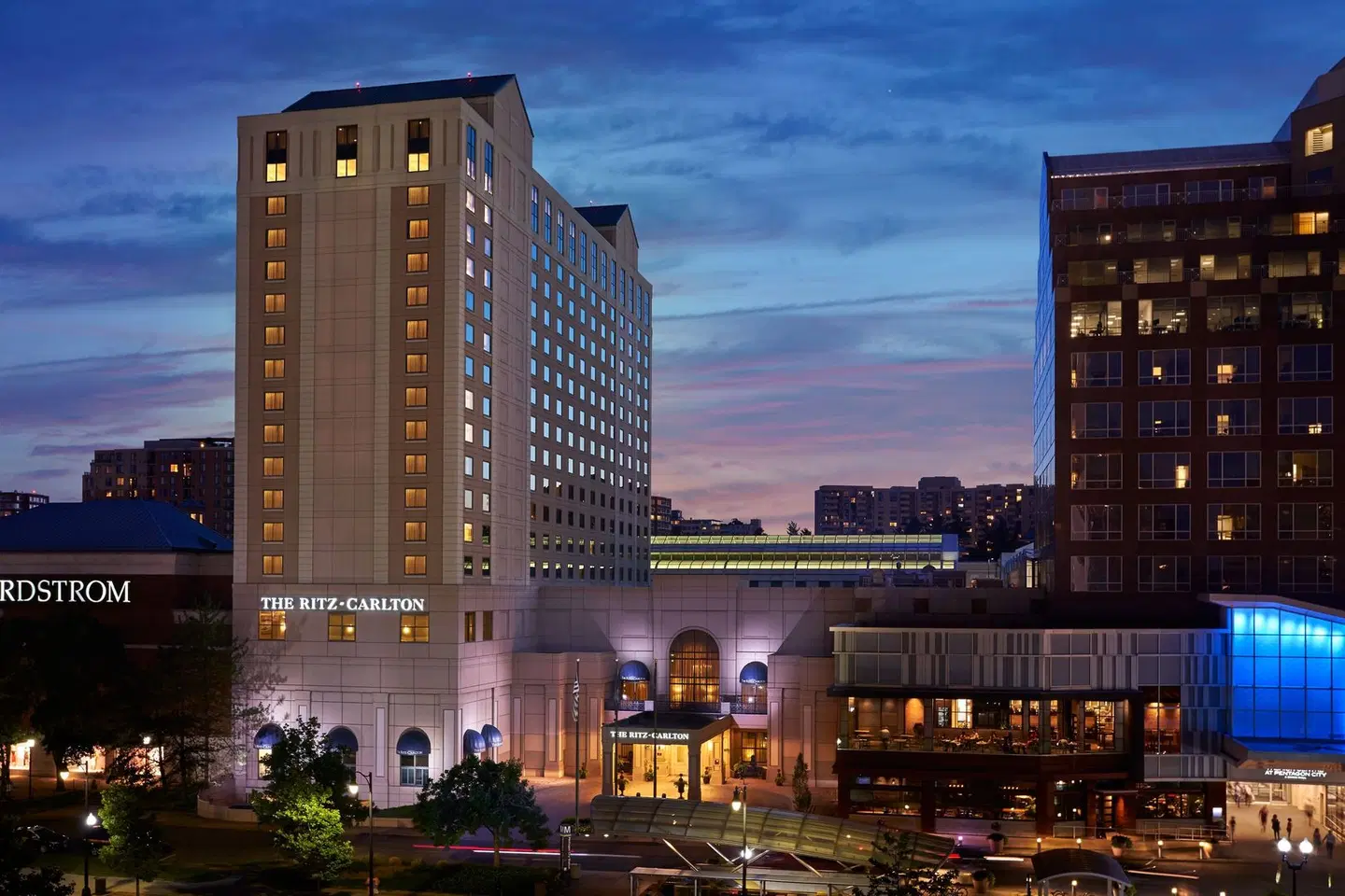 The Ritz Carlton, Pentagon City EXTERIOR