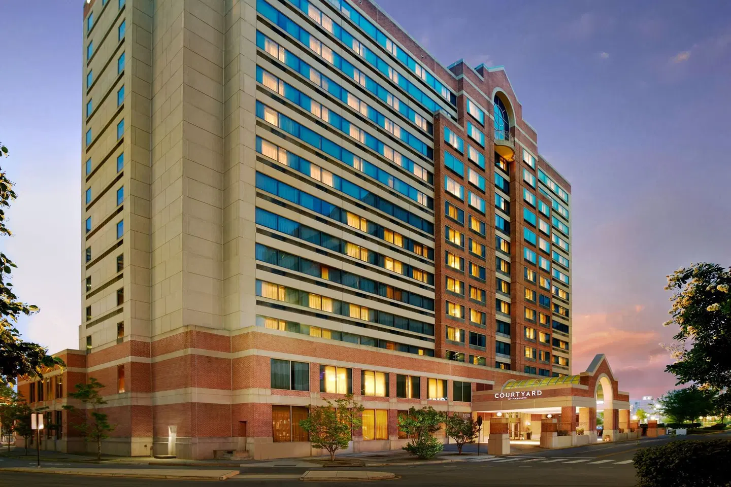 Courtyard by Marriott Arlington Crystal City/Reagan National Airport EXTERIOR