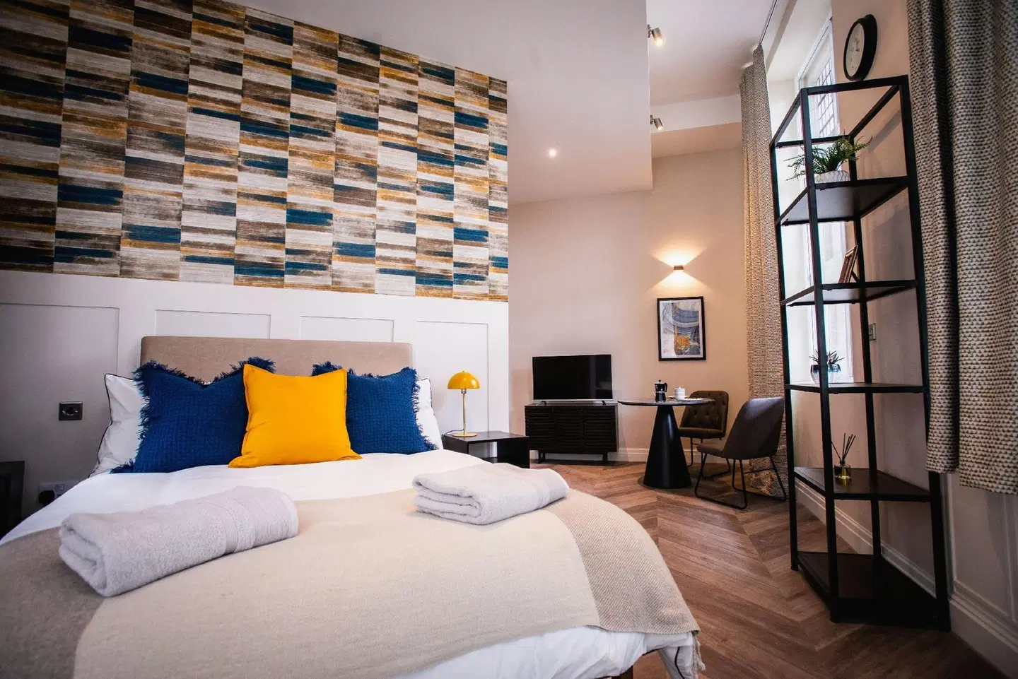 The Gresham Aparthotel ROOM_EXAMPLE