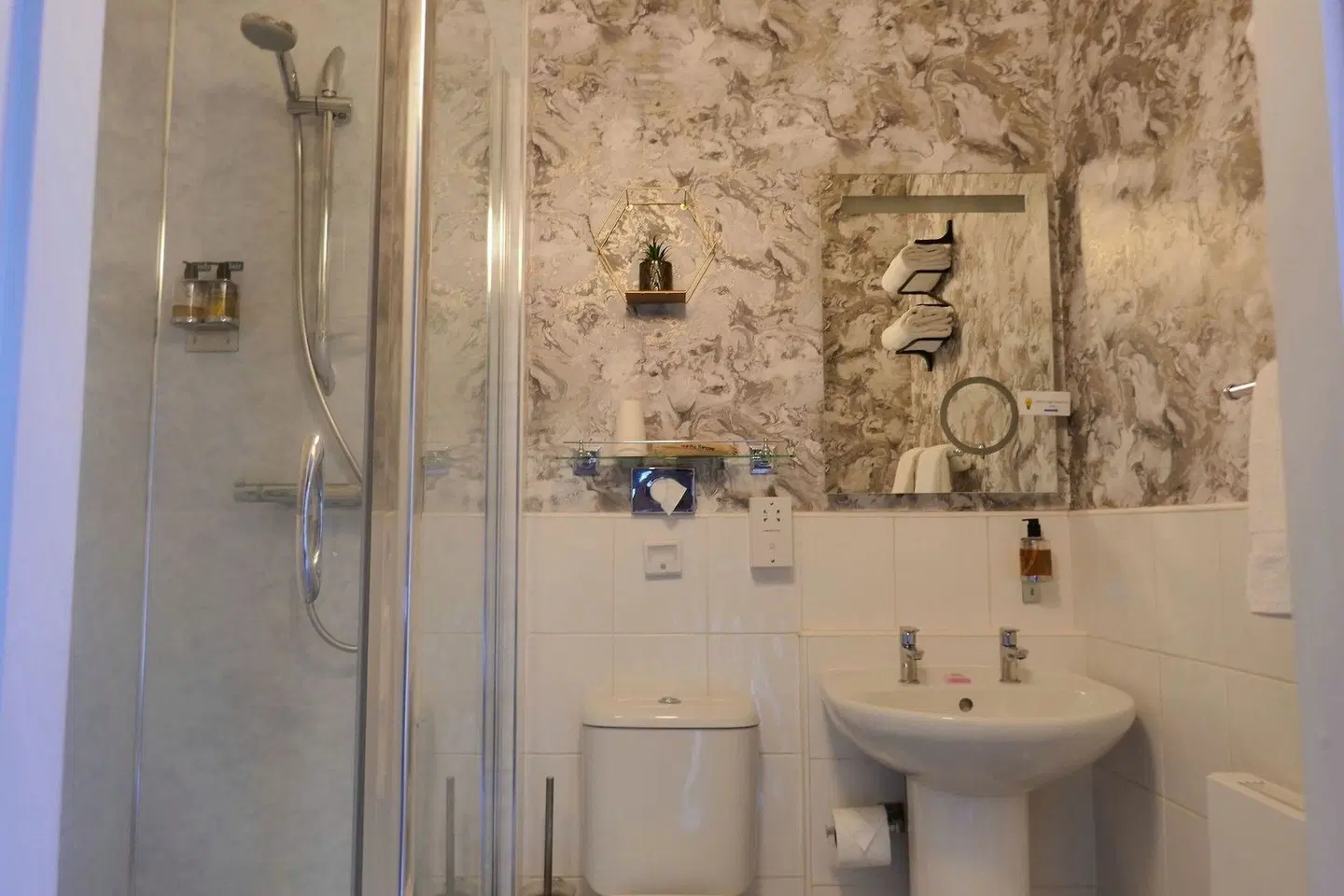 MonkBridge House Badezimmer