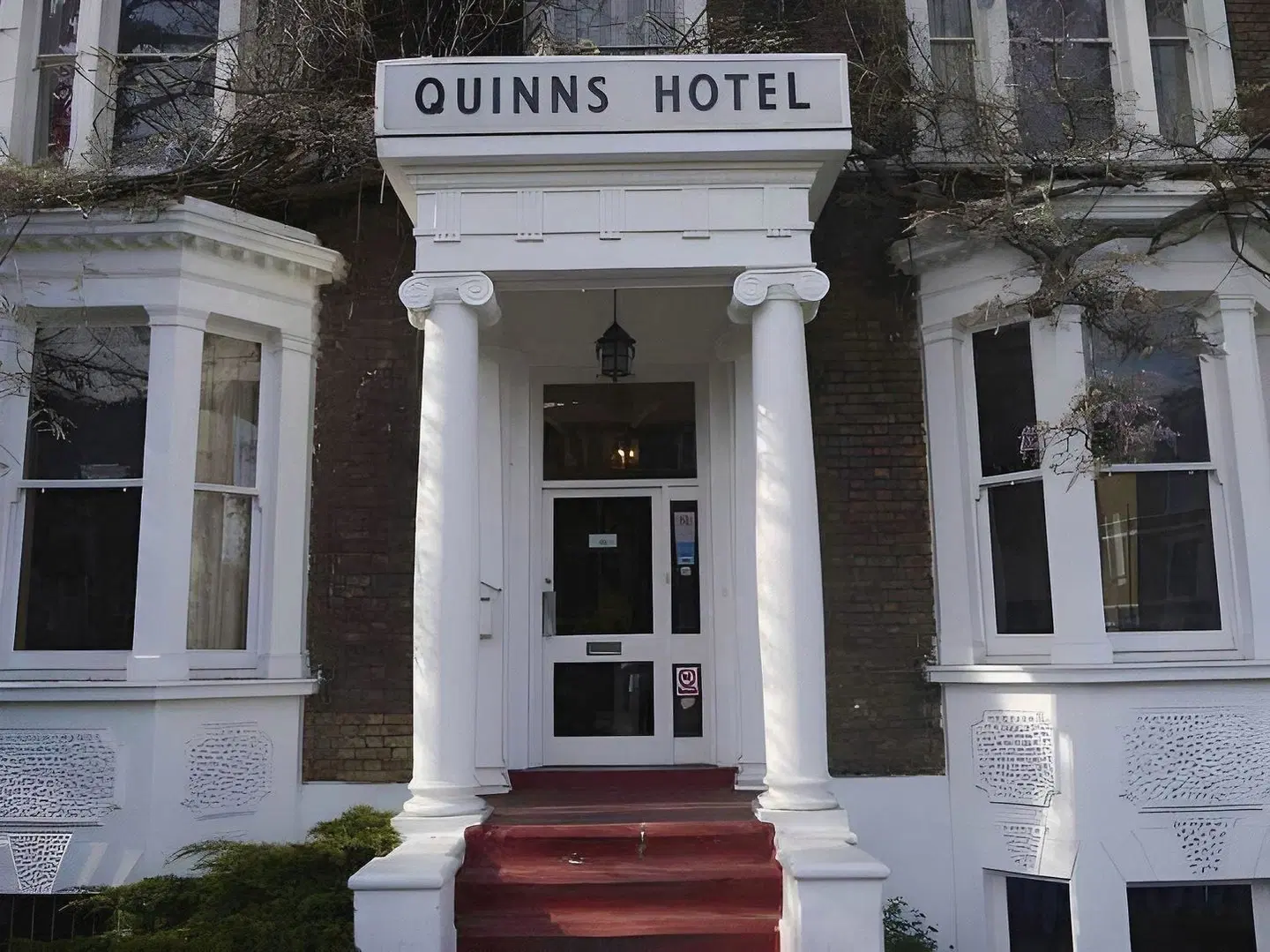 The Selwyn, Richmond EXTERIOR