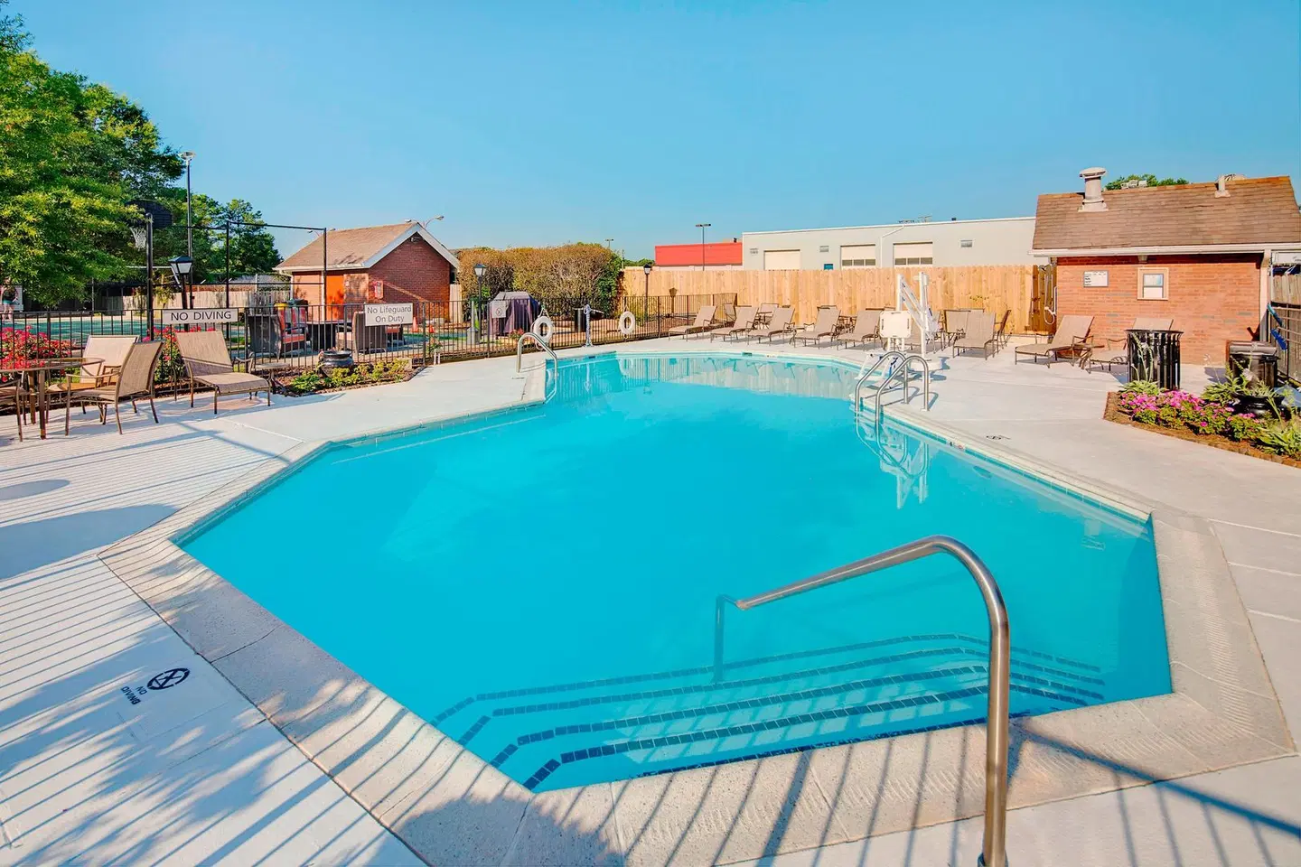 Residence Inn by Marriott Richmond West End OUTDOOR_POOL