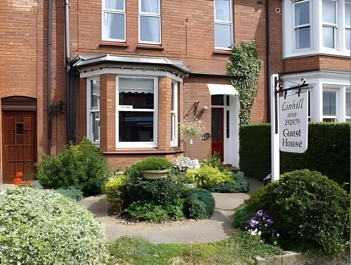 Avoncot Guest House EXTERIOR