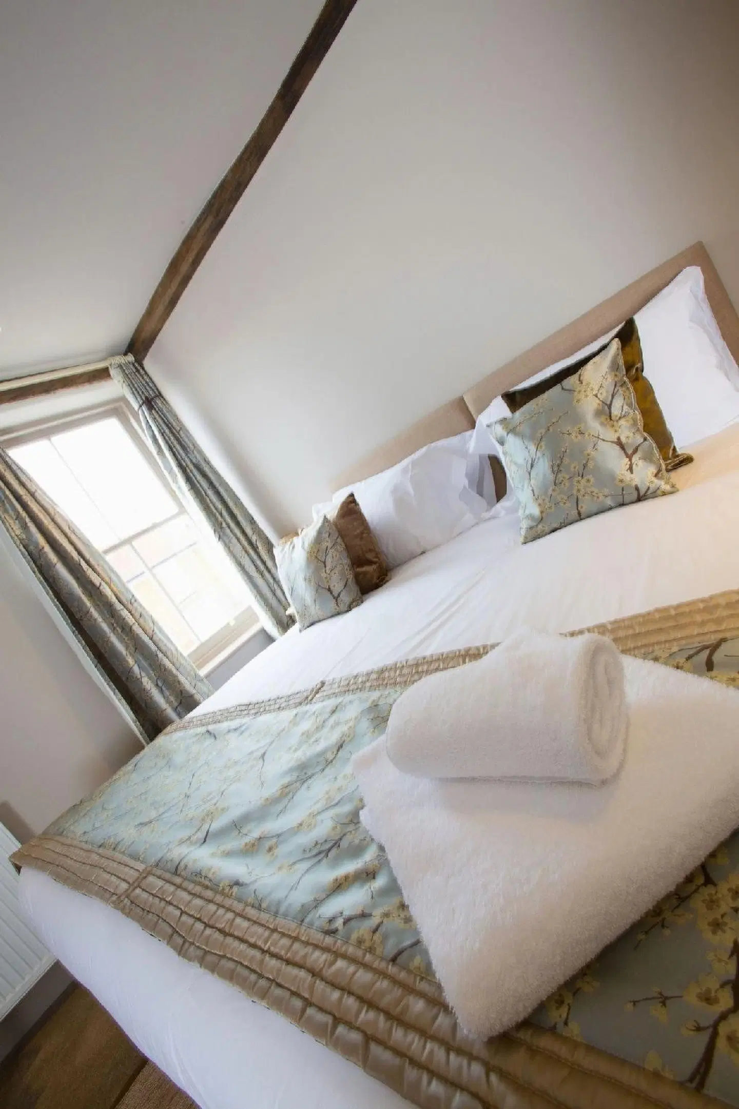 The Harvard Inn ROOM_EXAMPLE