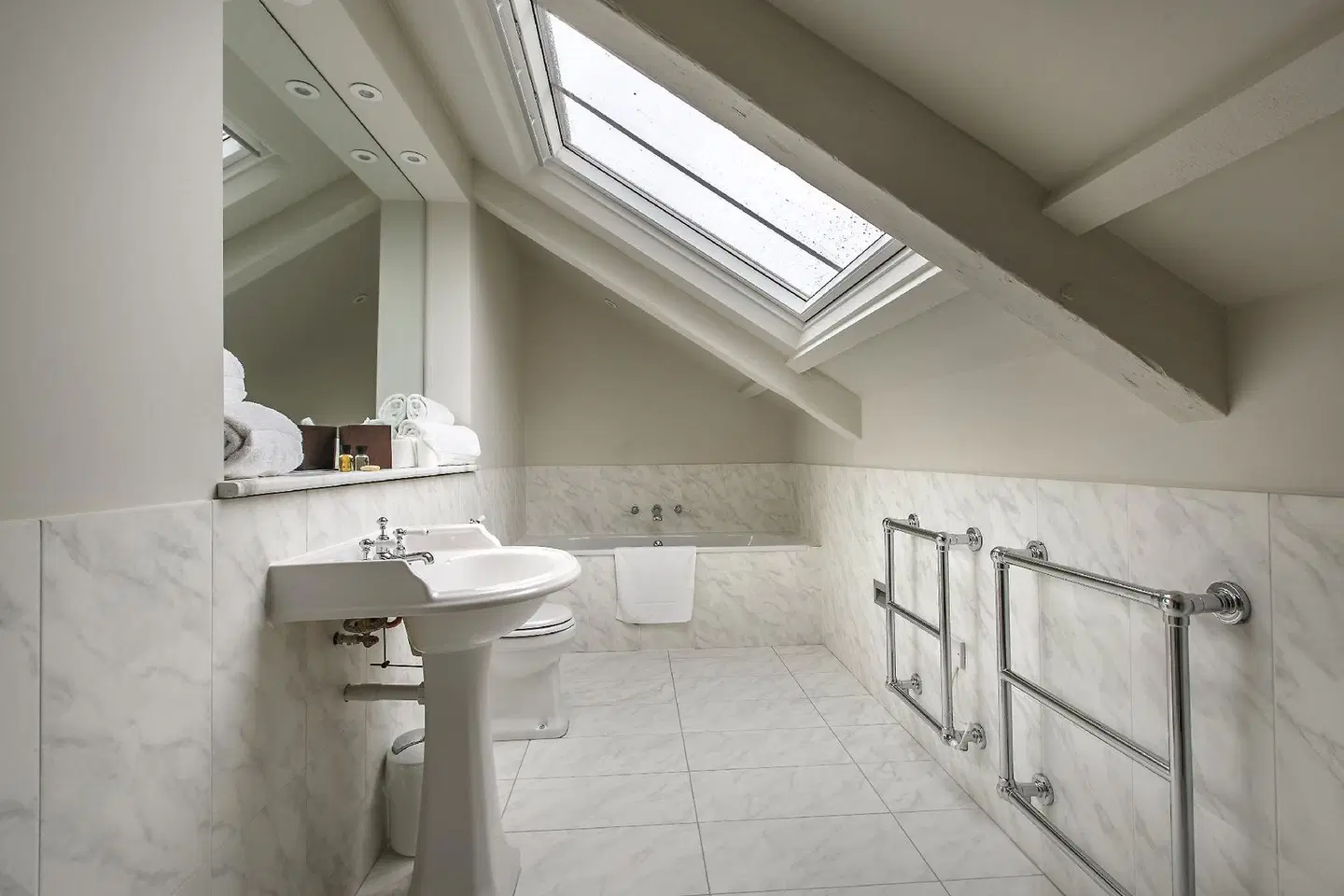 Ffolkes Arms Hotel Badezimmer