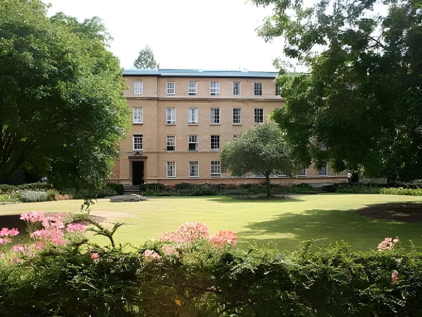 Christs College Cambridge EXTERIOR