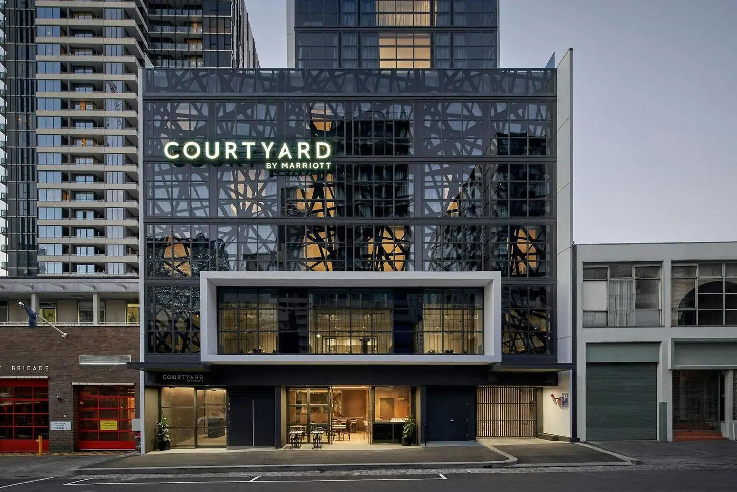 Courtyard By Marriott Melbourne Flagstaff Gardens EXTERIOR