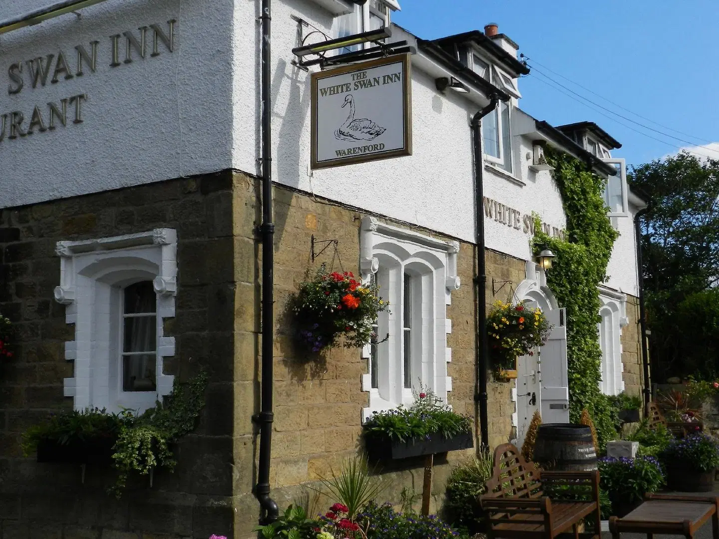 White Swan Inn EXTERIOR