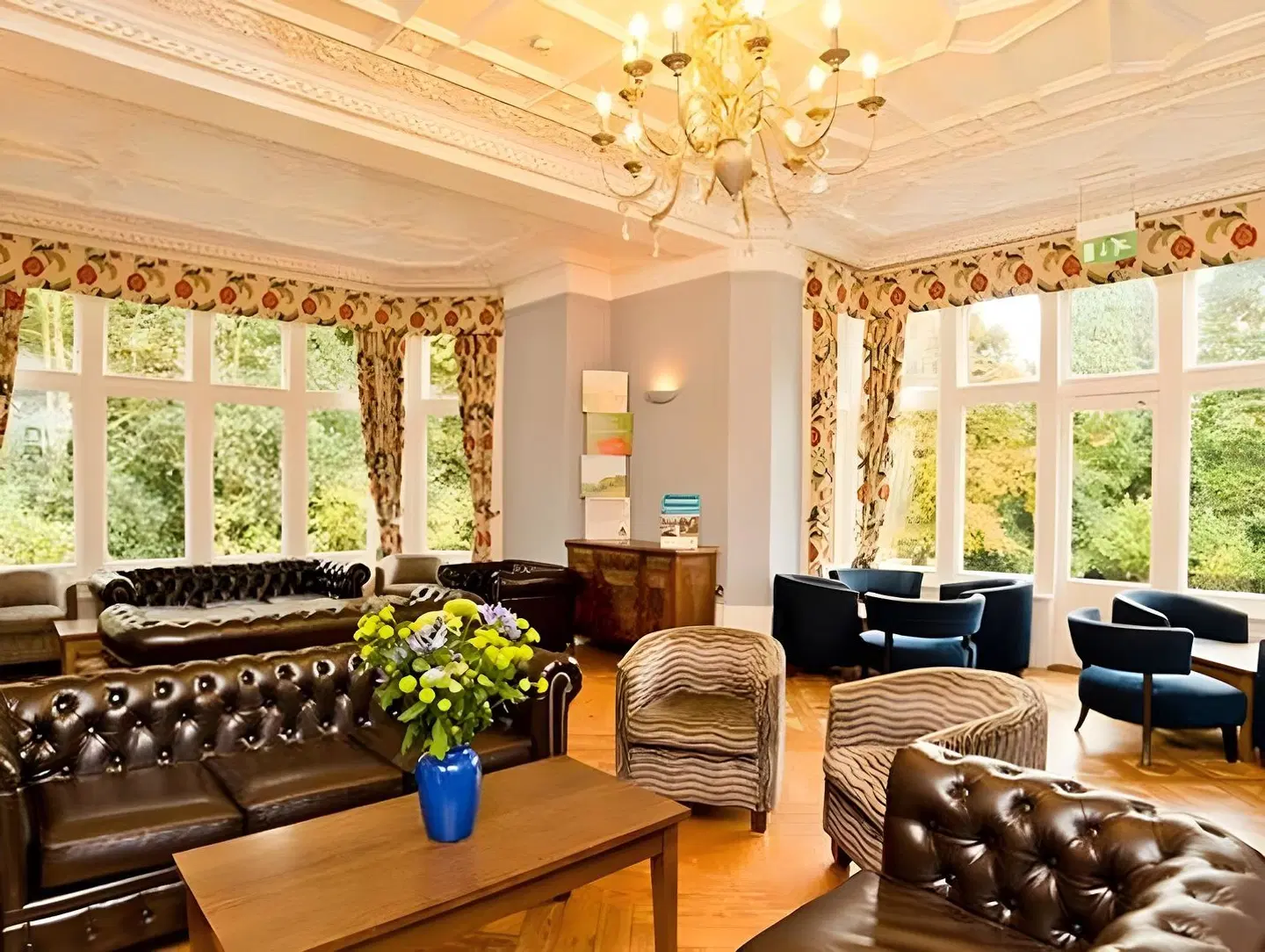 YHA Castleton Losehill Hall LOUNGE_LOBBY