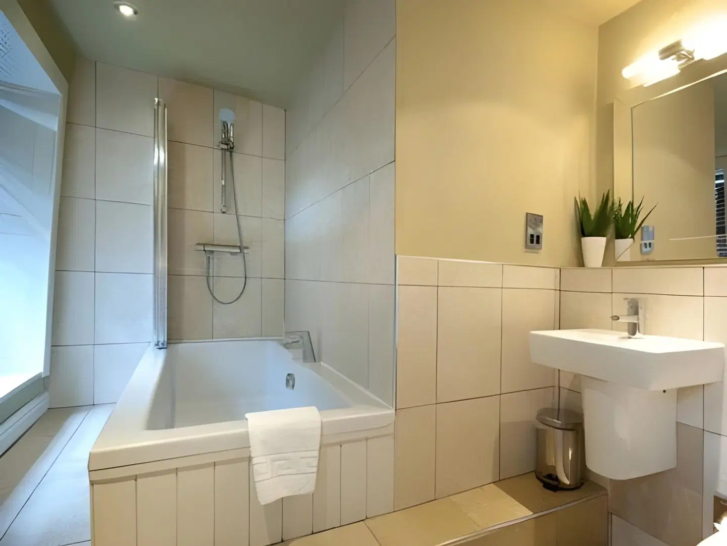 Whitley Hall Hotel Badezimmer