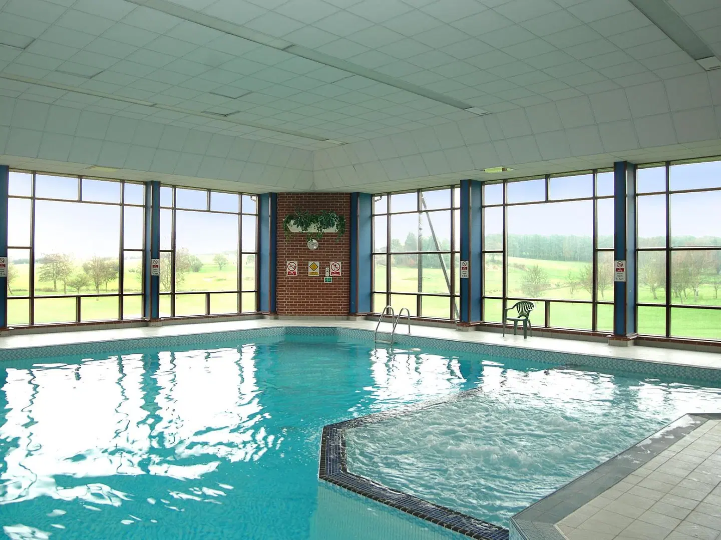 Barnham Broom Hallenbad