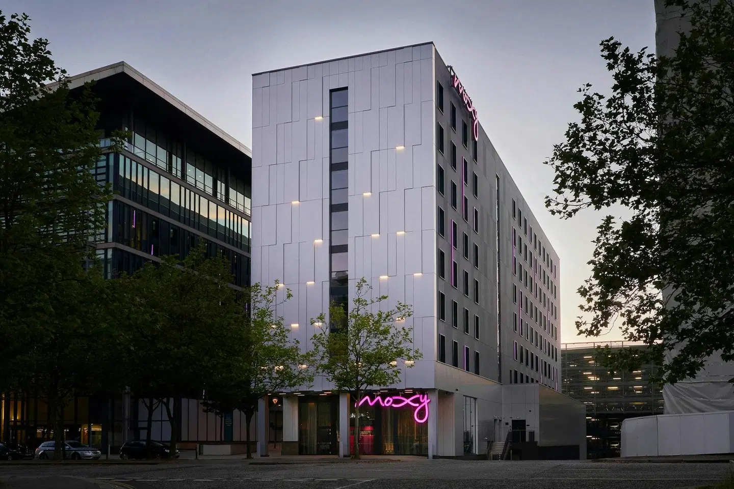 Moxy Milton Keynes EXTERIOR