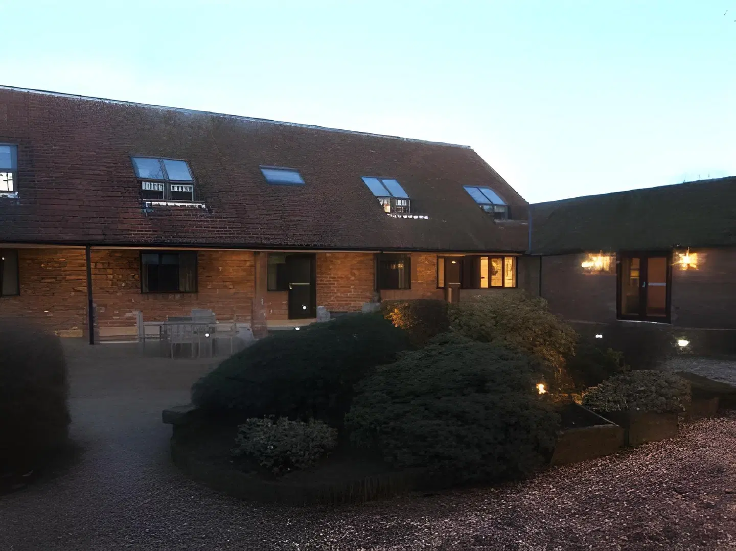 Hall Farm Hotel And Restaurant EXTERIOR