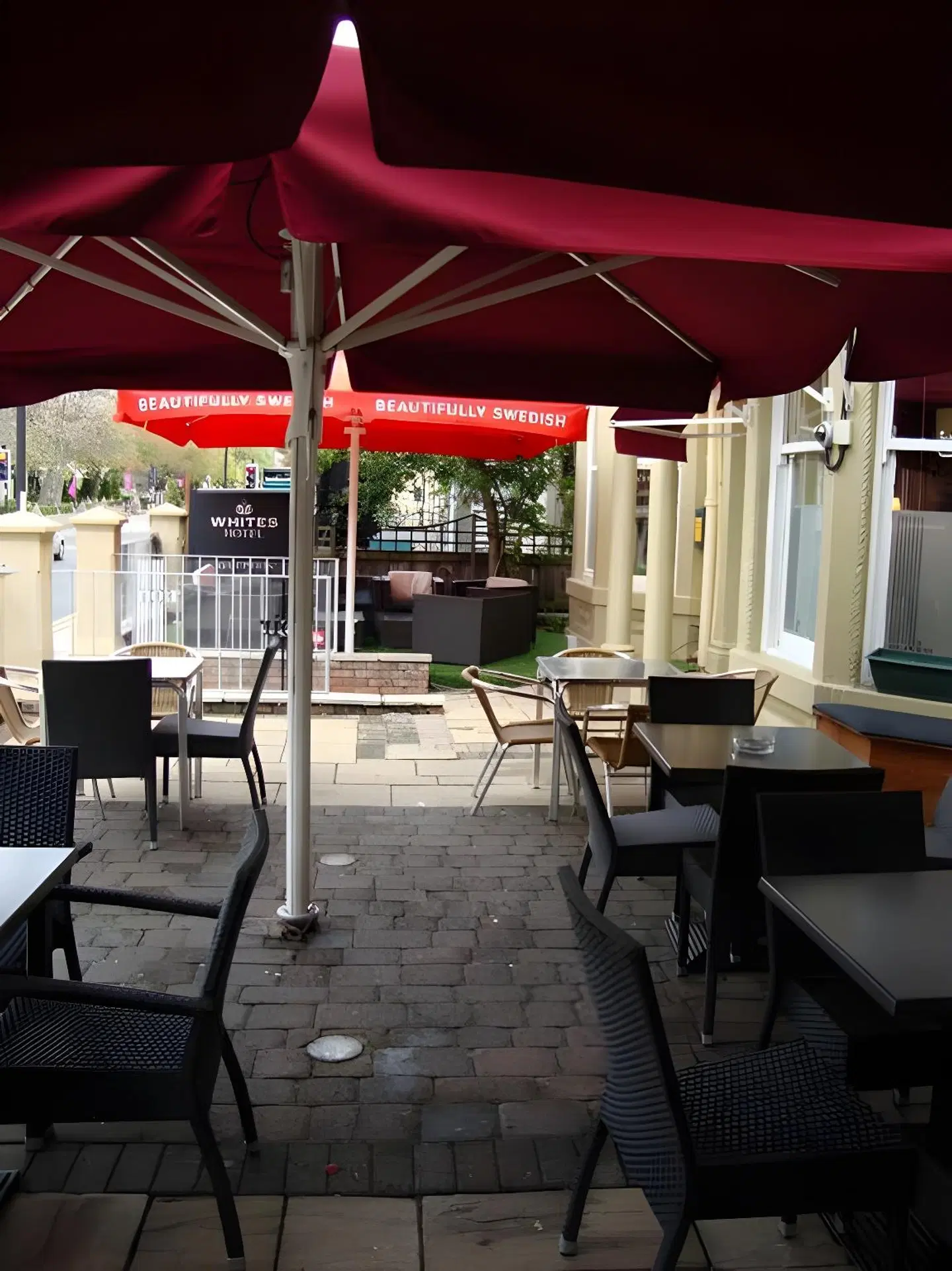 Whites Bar